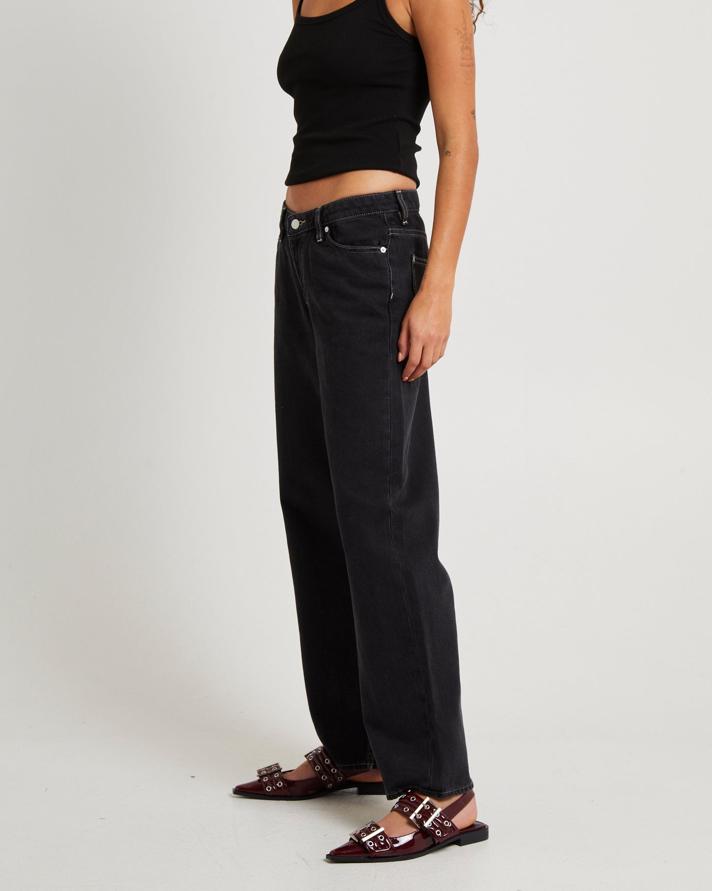 Petite Mid Straight Jeans Throwback Black