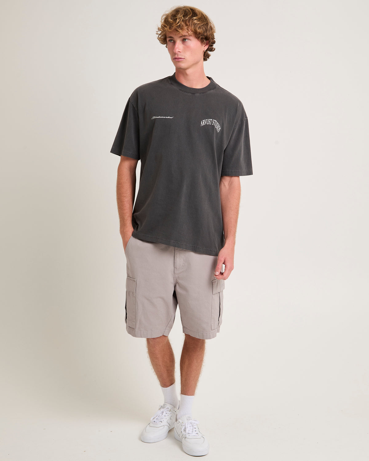 Institute T-Shirt WASHED BLACK