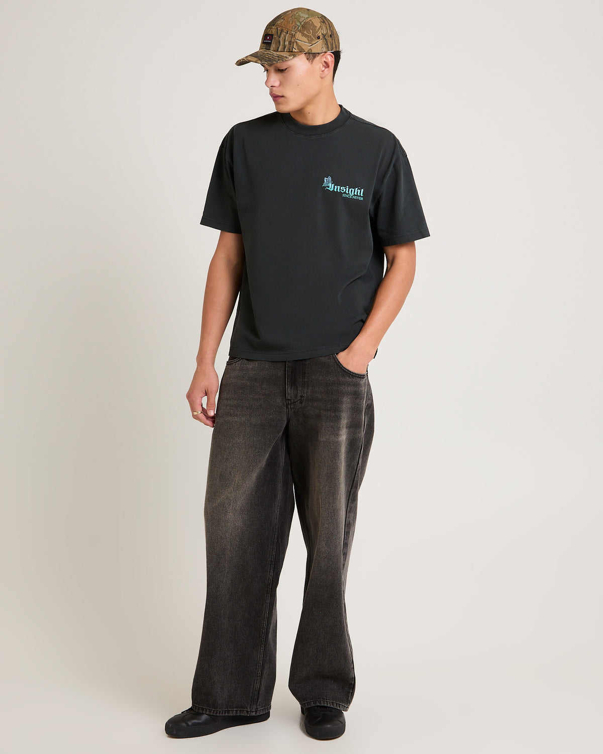Gardens Cropped T-Shirt VINTAGE BLACK