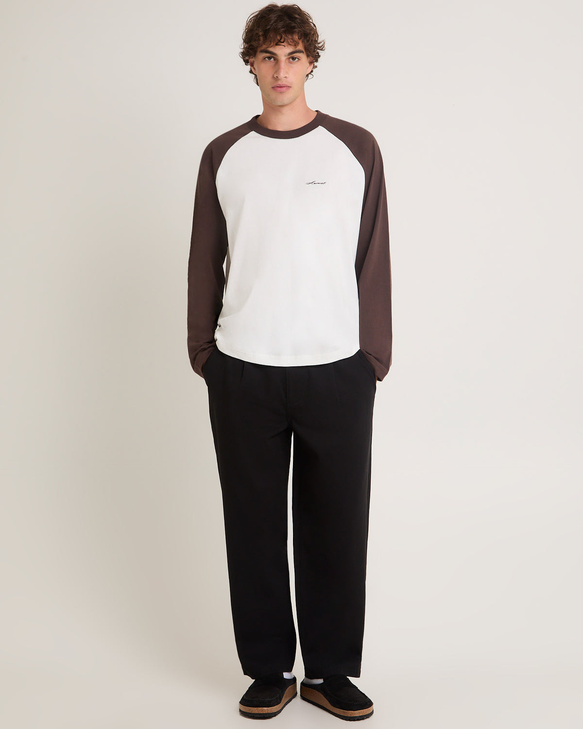 Script Long Sleeve Raglan T-Shirt CHOCOLATE