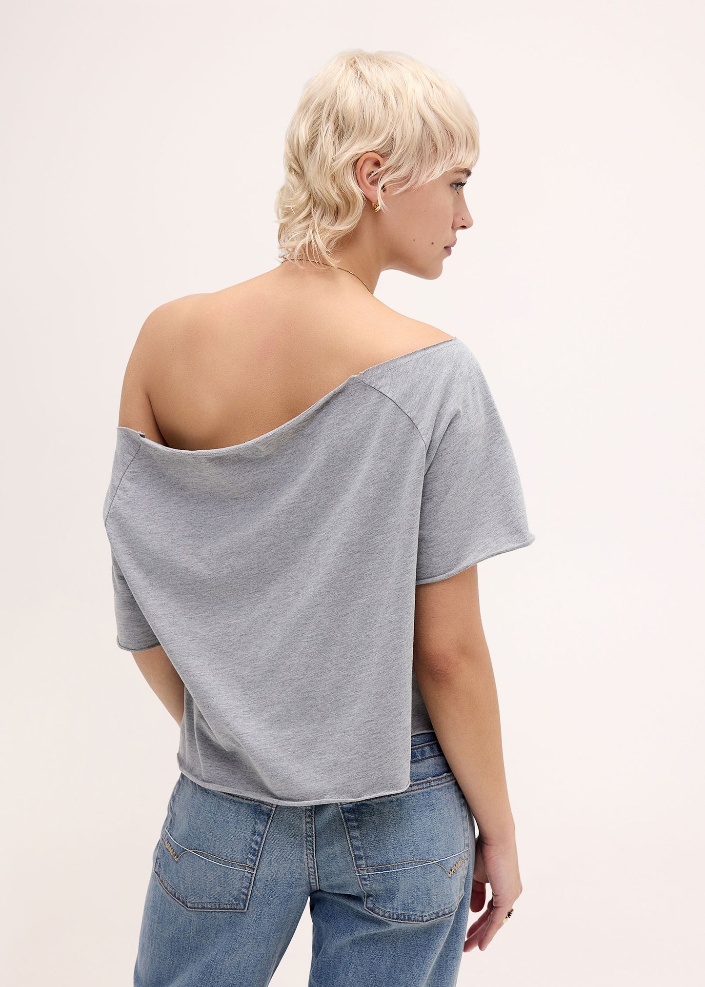 BDG 89 Slash Neck Off-Shoulder T-Shirt
