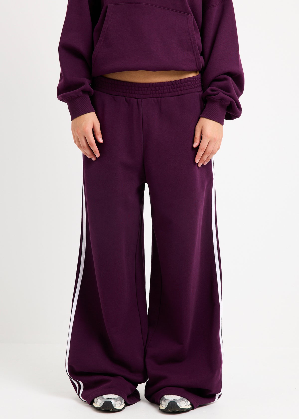 NYC Wide Leg Fleece Pants EGGPLANT