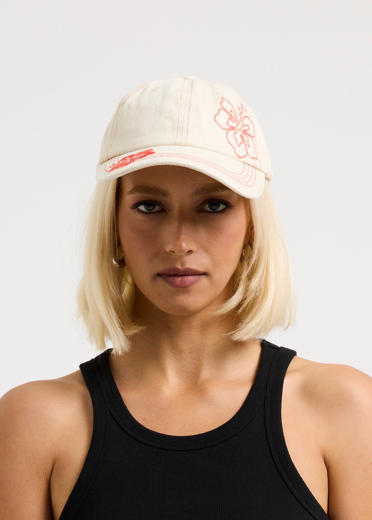 Elba Hibiscus Cap OFF WHITE