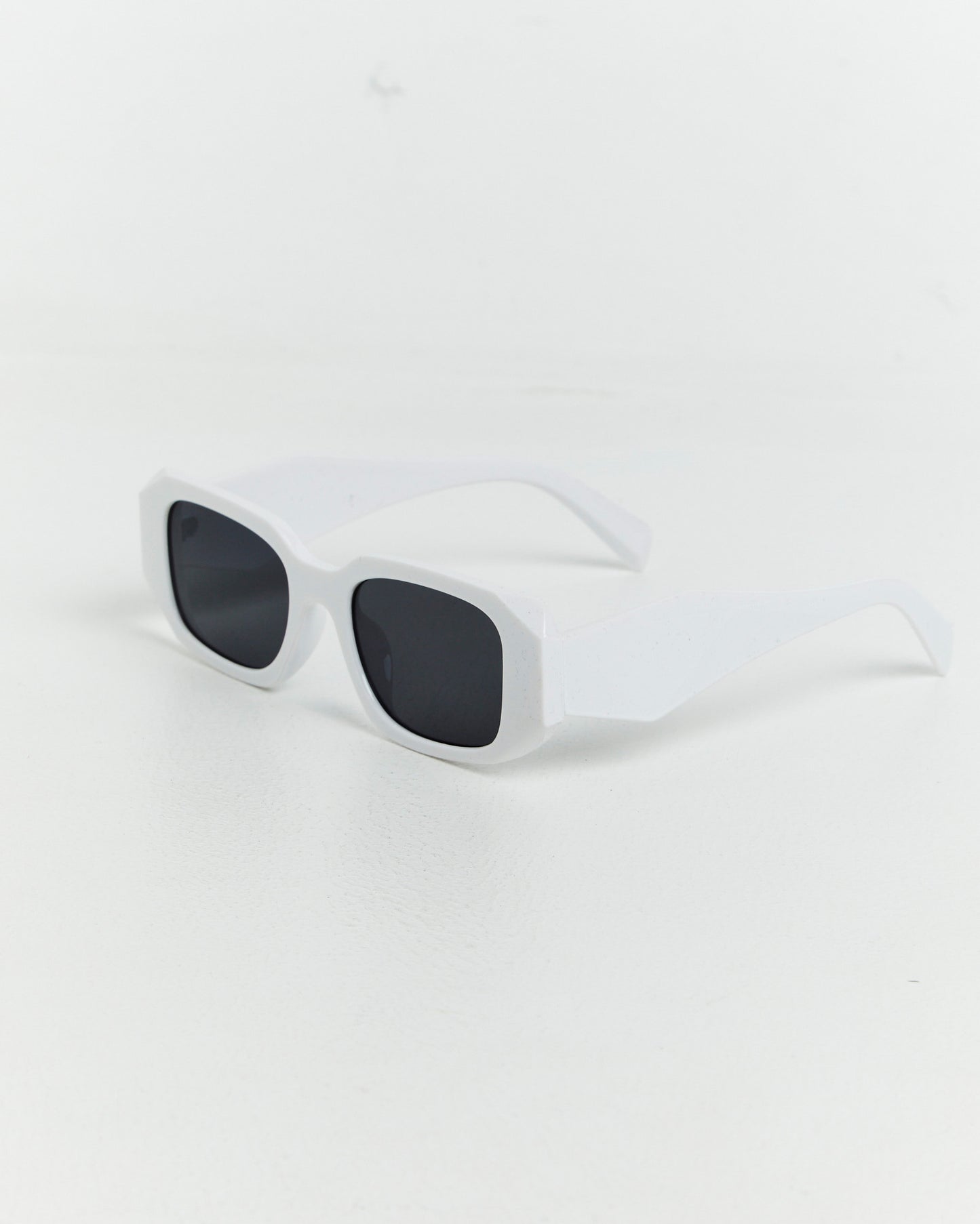 Kiki Sunglasses White