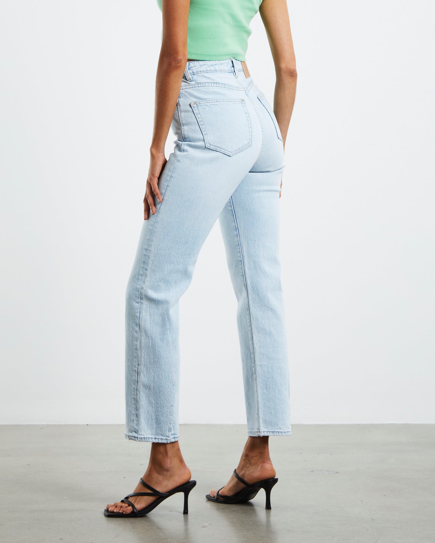 Lola Mom Jeans Postcard Blue
