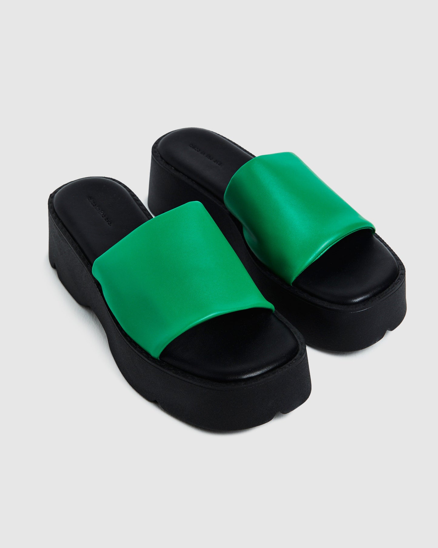 Freya Flatform Slides