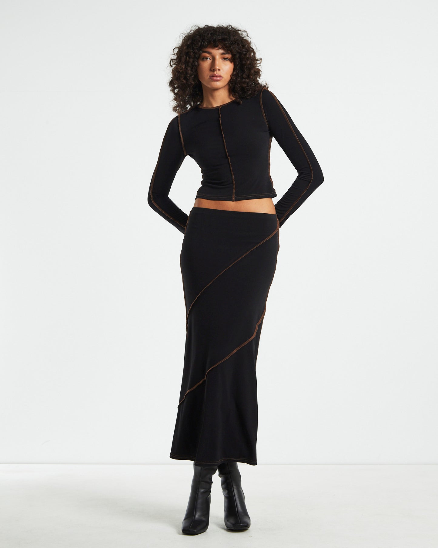 Amelie Slinky Contrast Skirt in Black