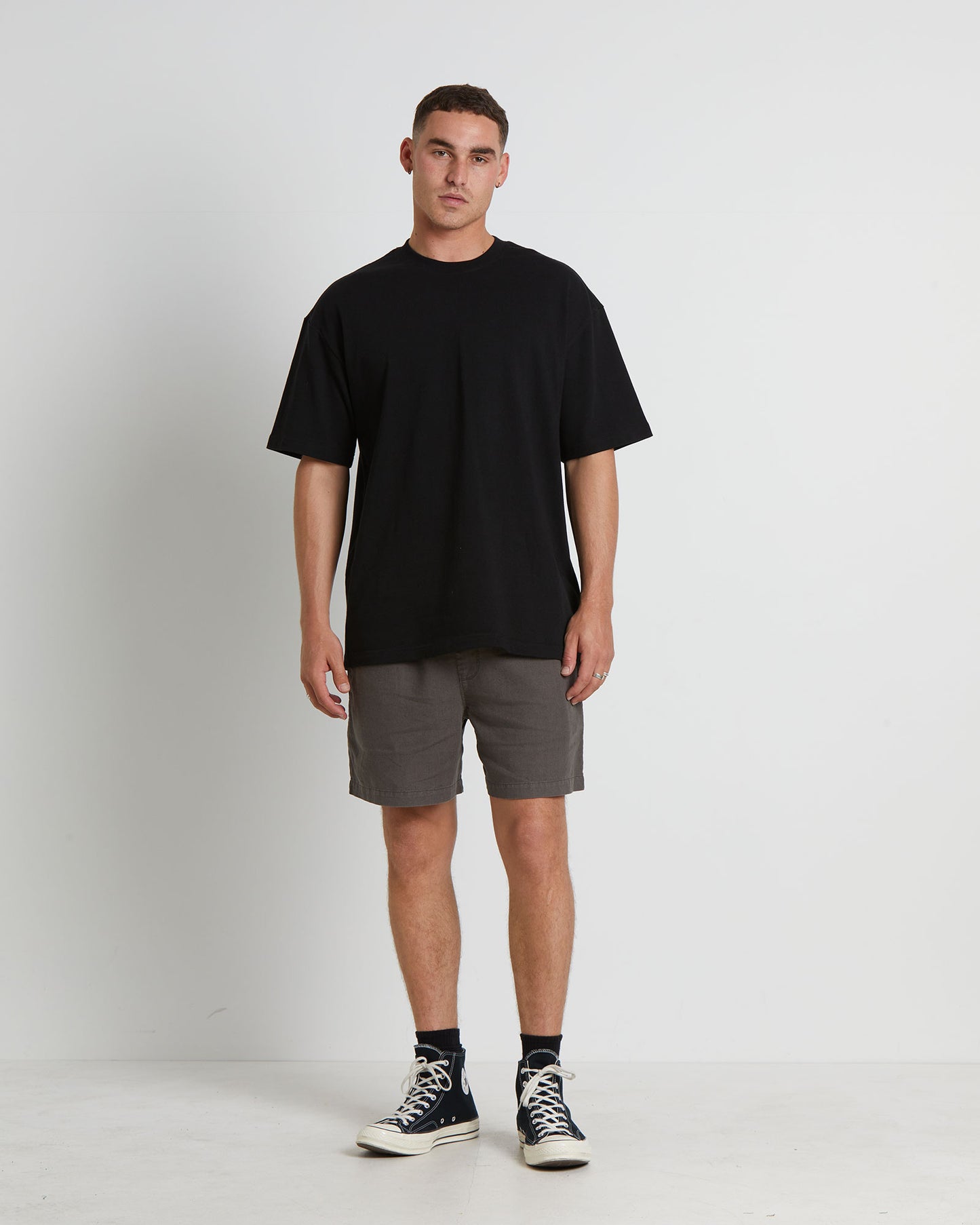 Puglia Linen Shorts in Muted Olive Green