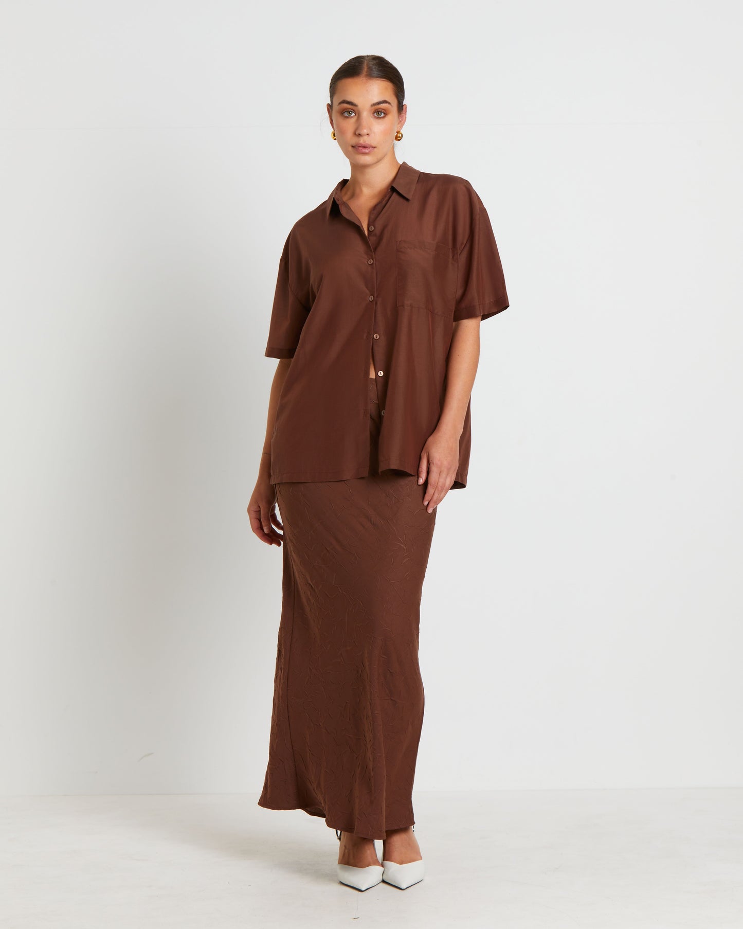 Brooke Sheer Sheen Short Sleeve Shirt in Chocolate Brown