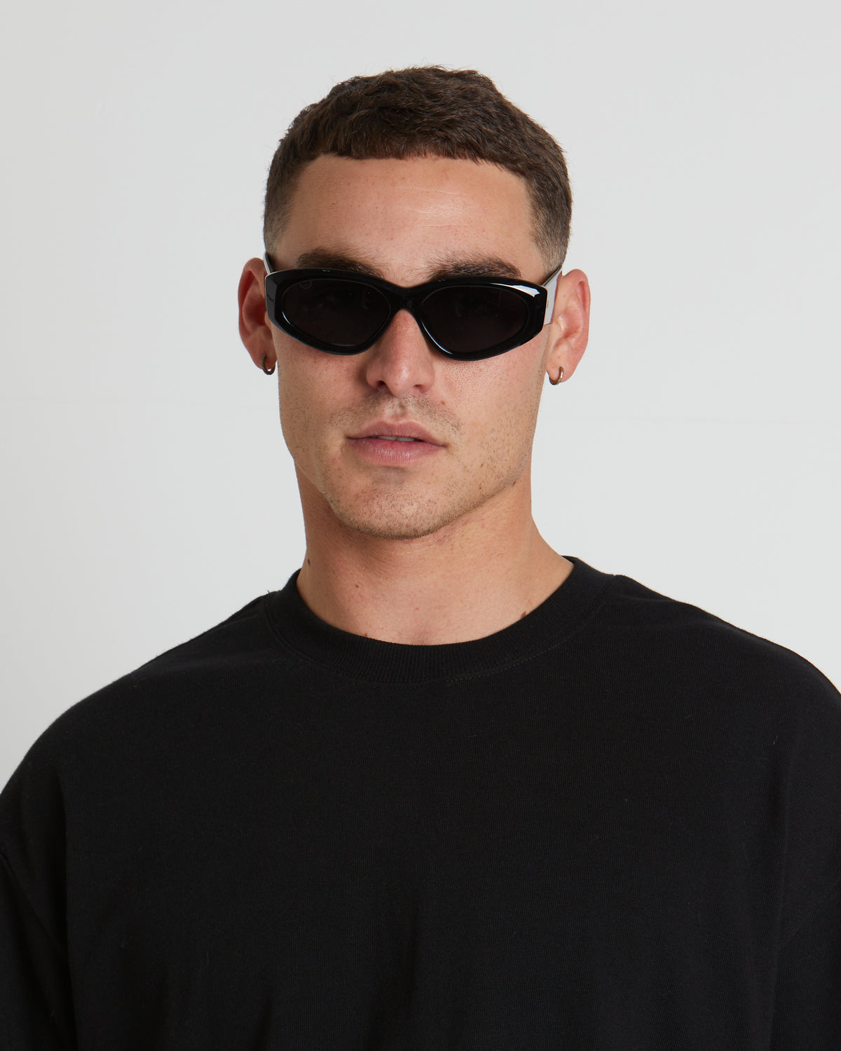 Under Wraps Sunglasses in Black/Smoke Mono VINTAGE TORT/OLIVE MONO