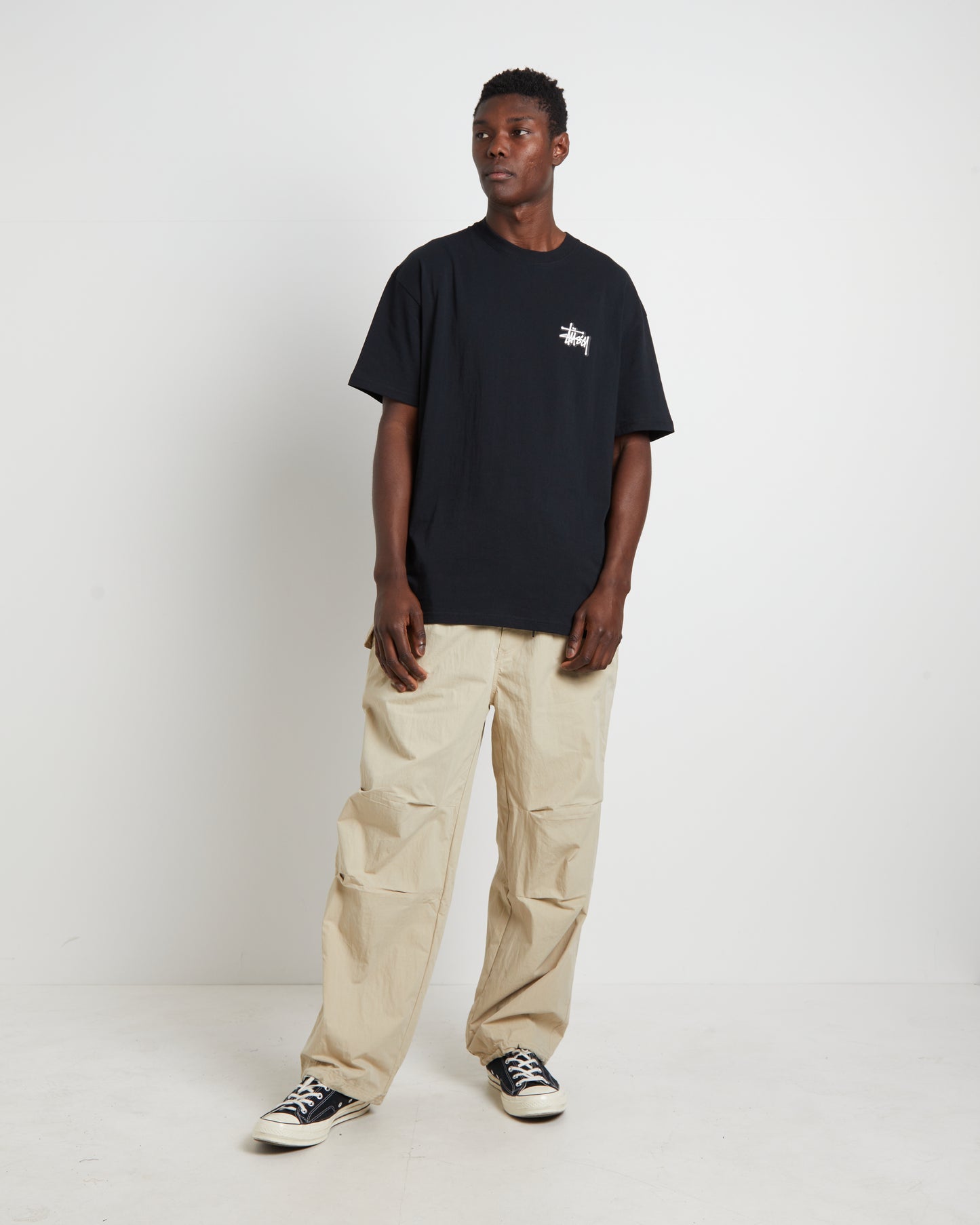 Solid Offset Graffiti Short Sleeve T-Shirt in Black