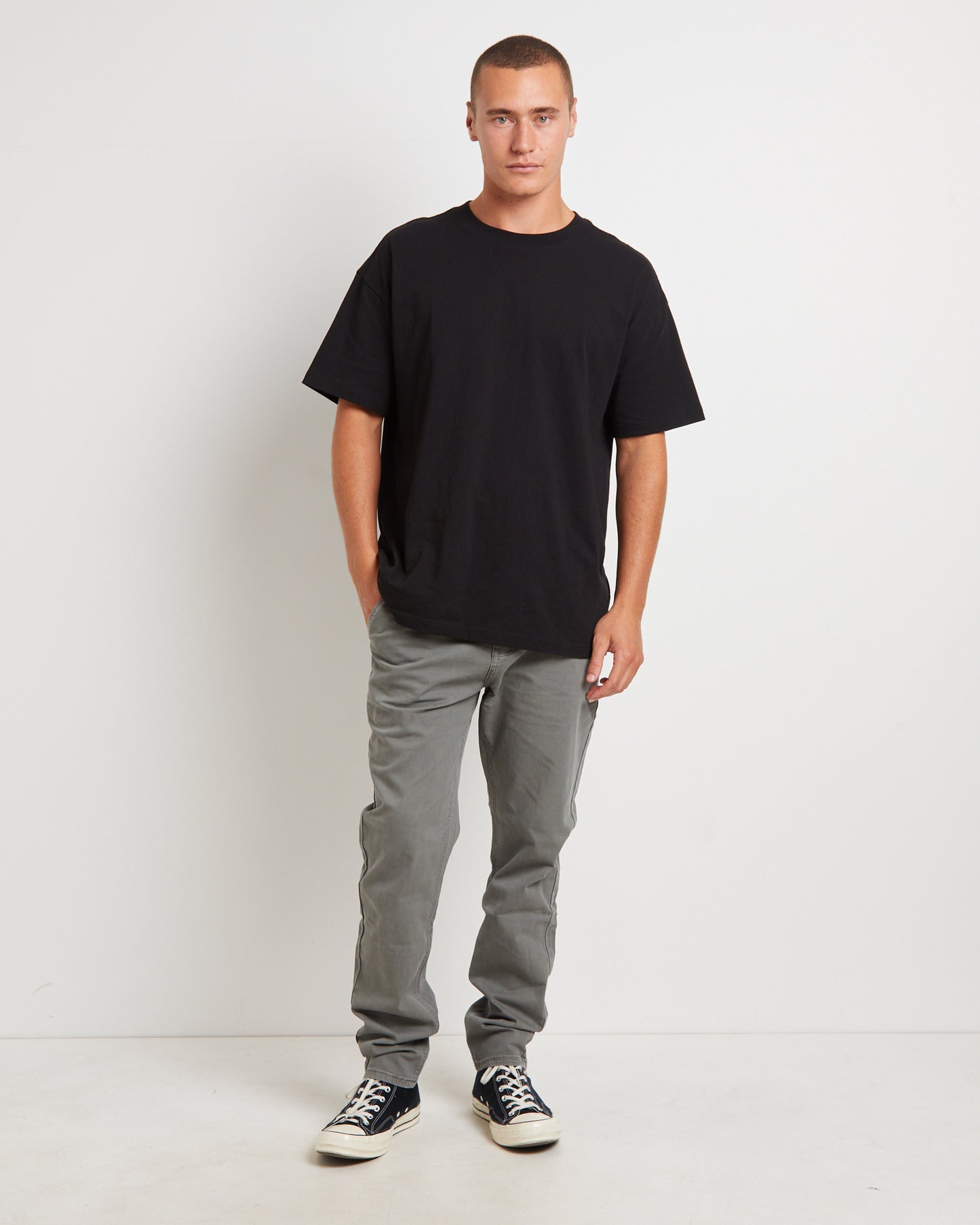 Preston Chino Pants in Mid Grey