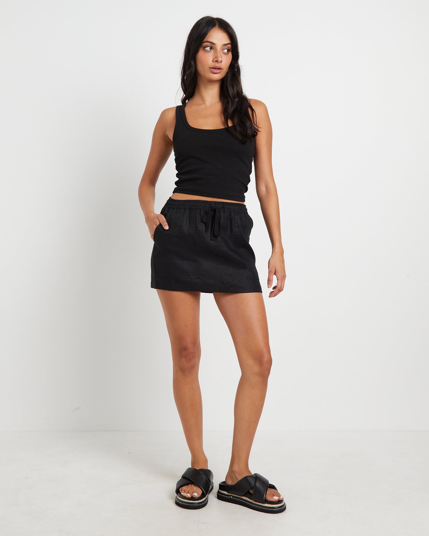 Nixie Mini Linen Skirt in Black