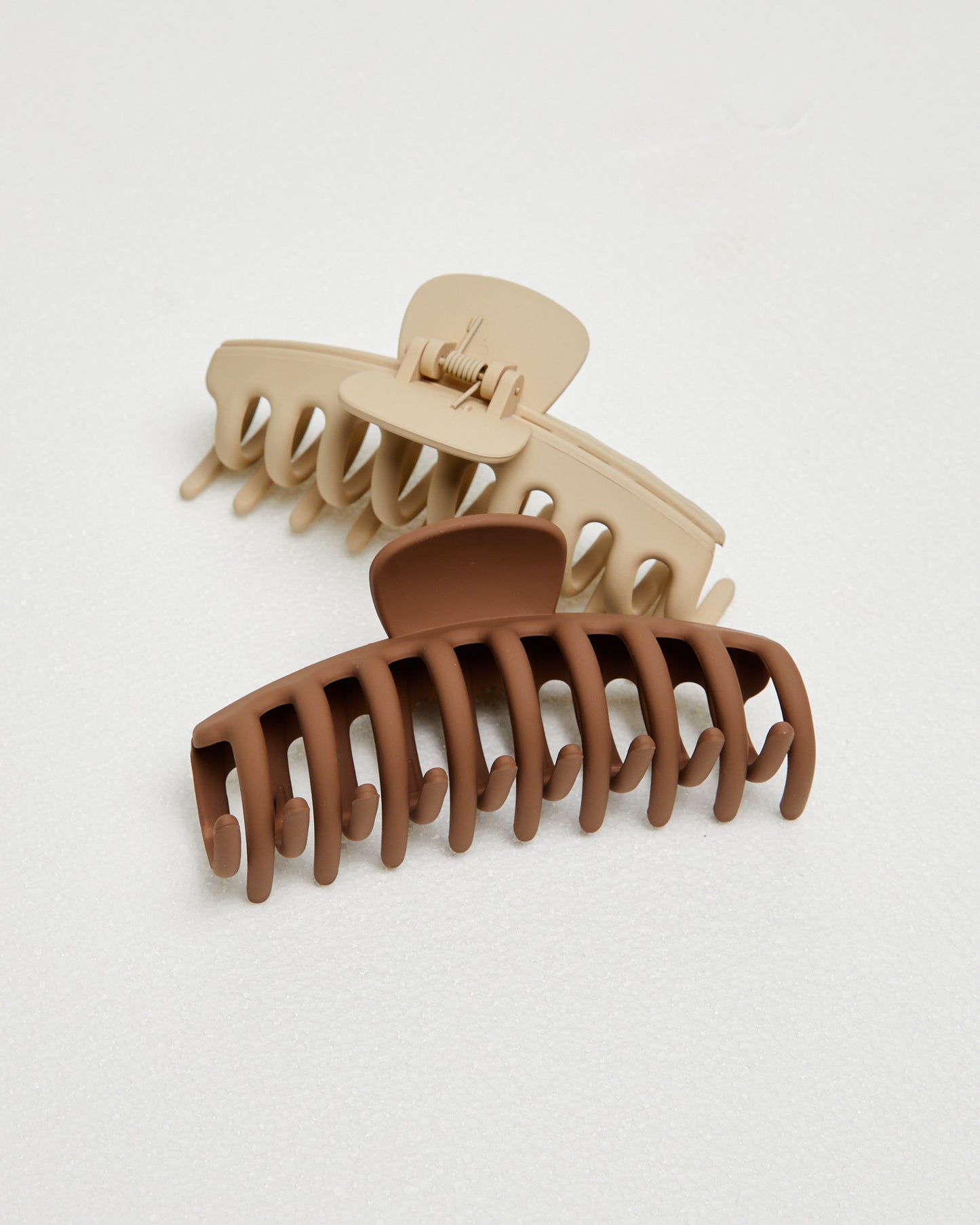Matte Claw Clips in Brown/Beige