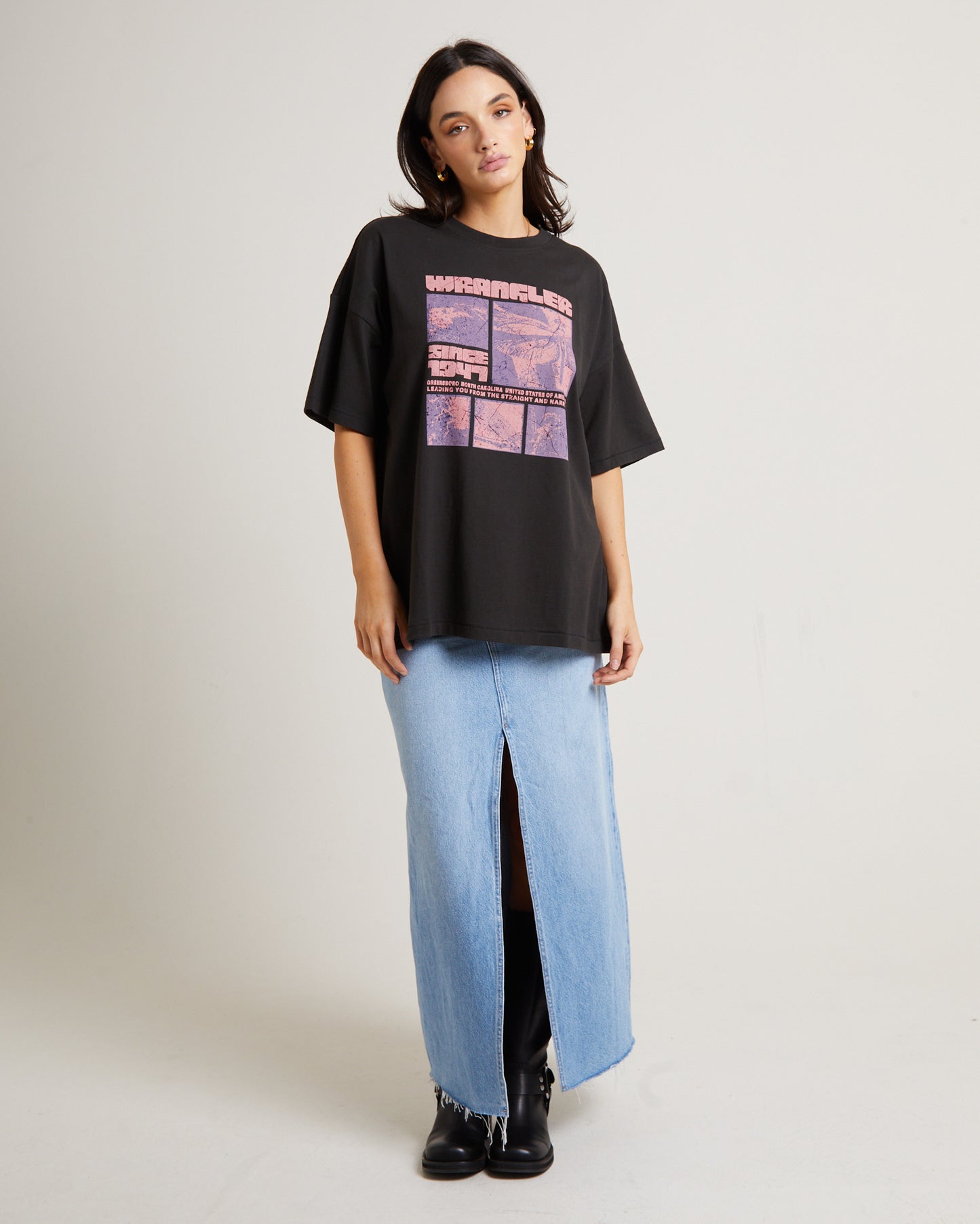 Boxy Slouch T-Shirt in Dragonfly Black