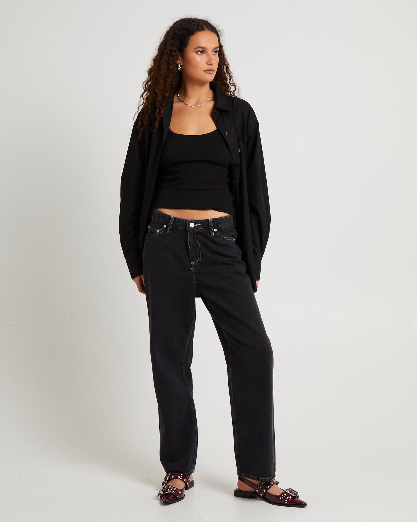 Petite Mid Straight Jeans Throwback Black