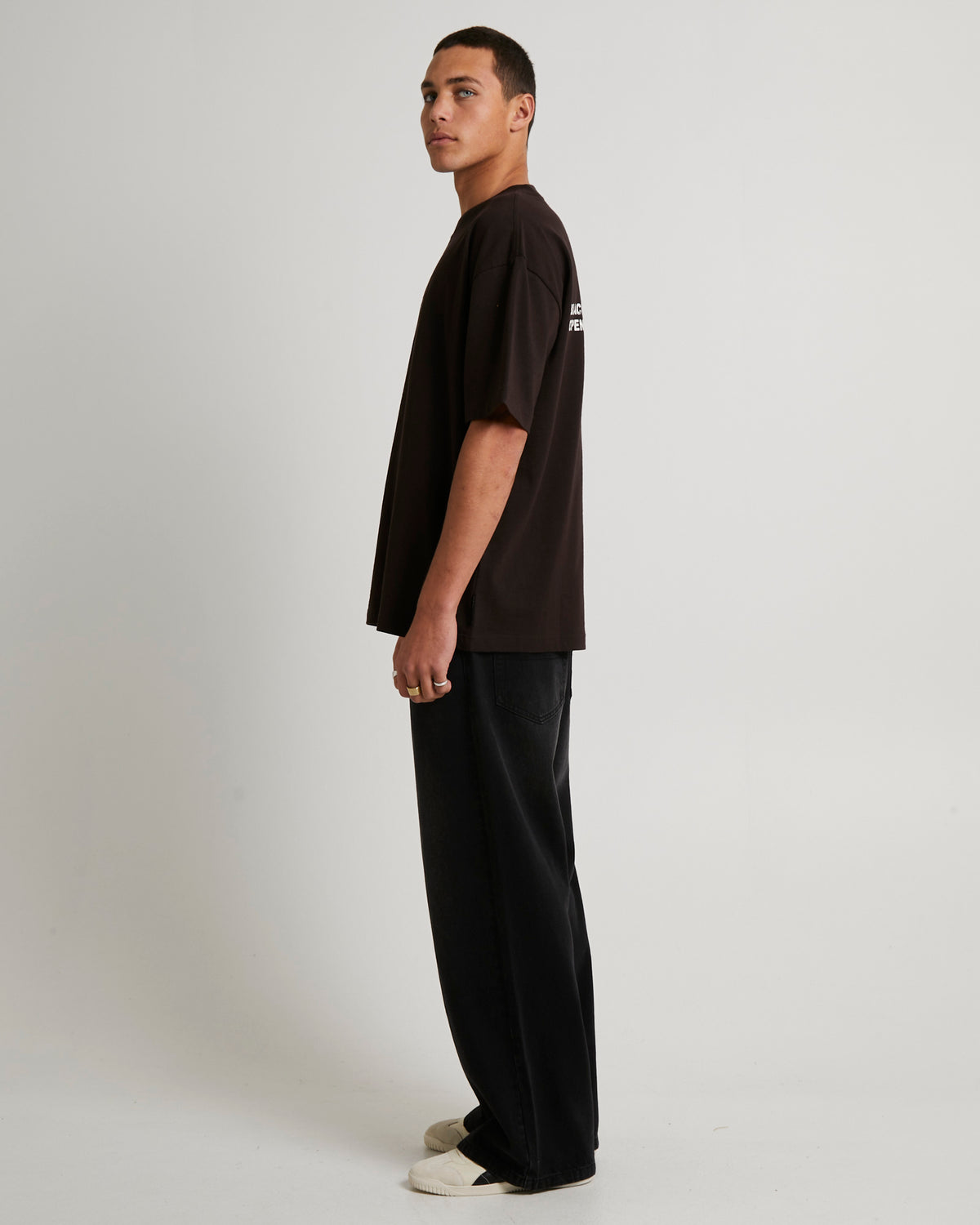 Tour Short Sleeve T-Shirt BROWN