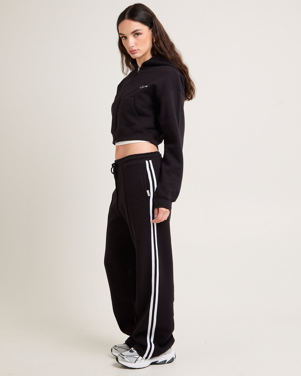 Cropped Zip Hoodie ALMOST BLACK