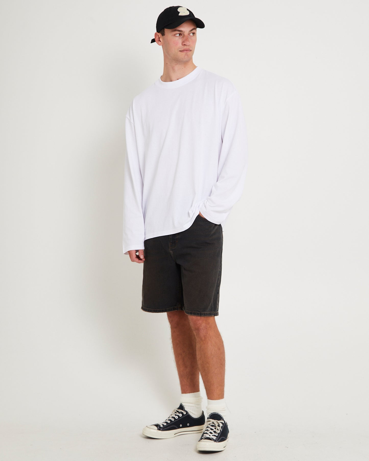 95 Baggy Denim  Short Dark Sky