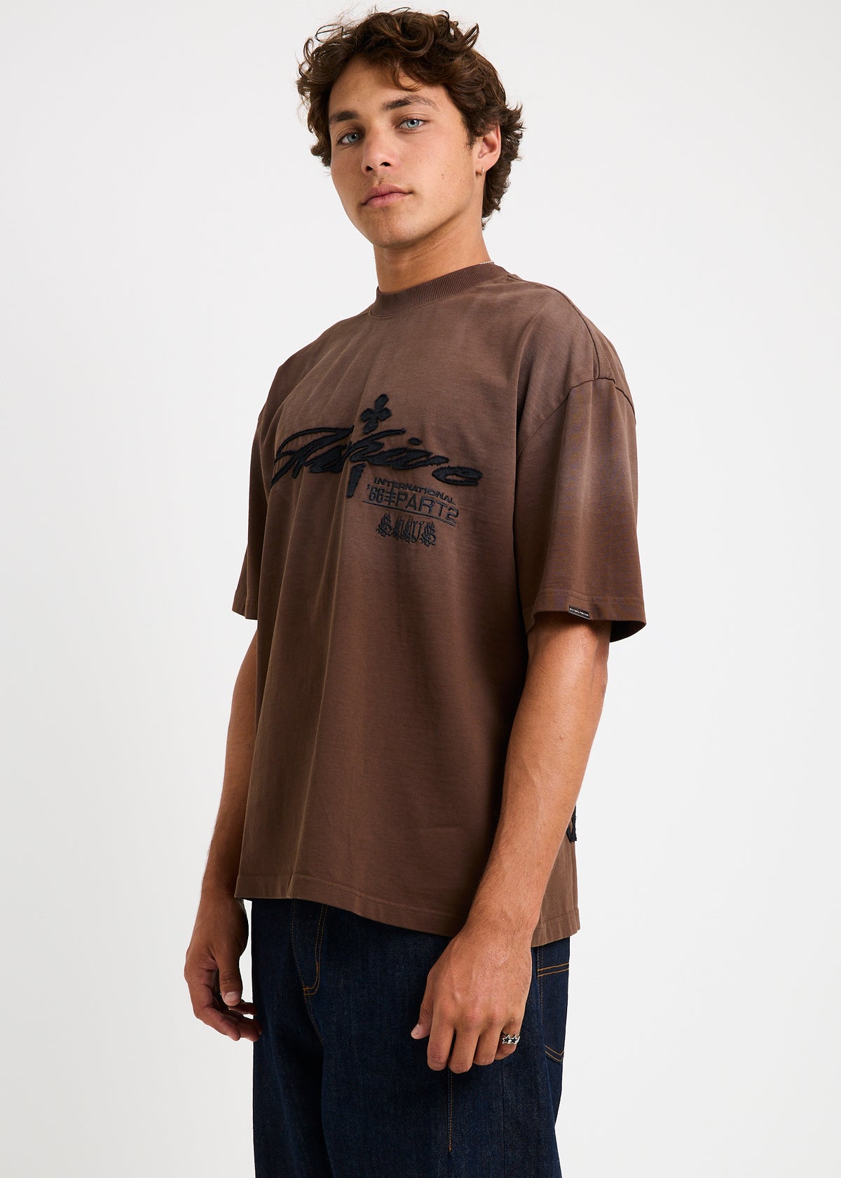 Cursive T-Shirt BROWN