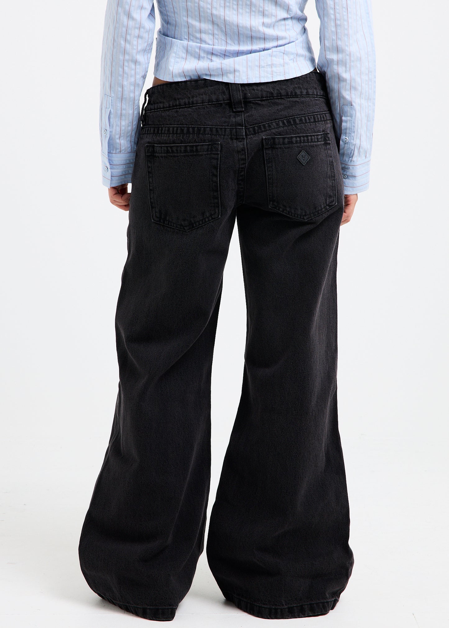 00 Super Low & Wide Denim Jeans