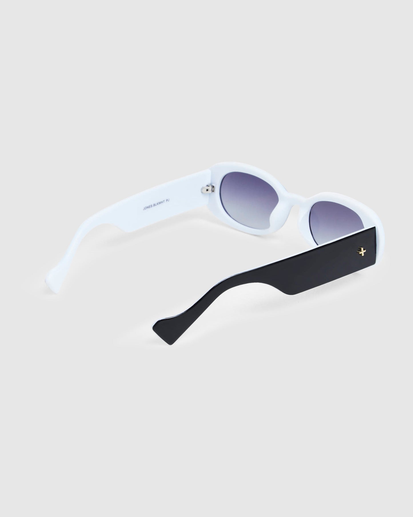 Jones Sunglasses Black/White