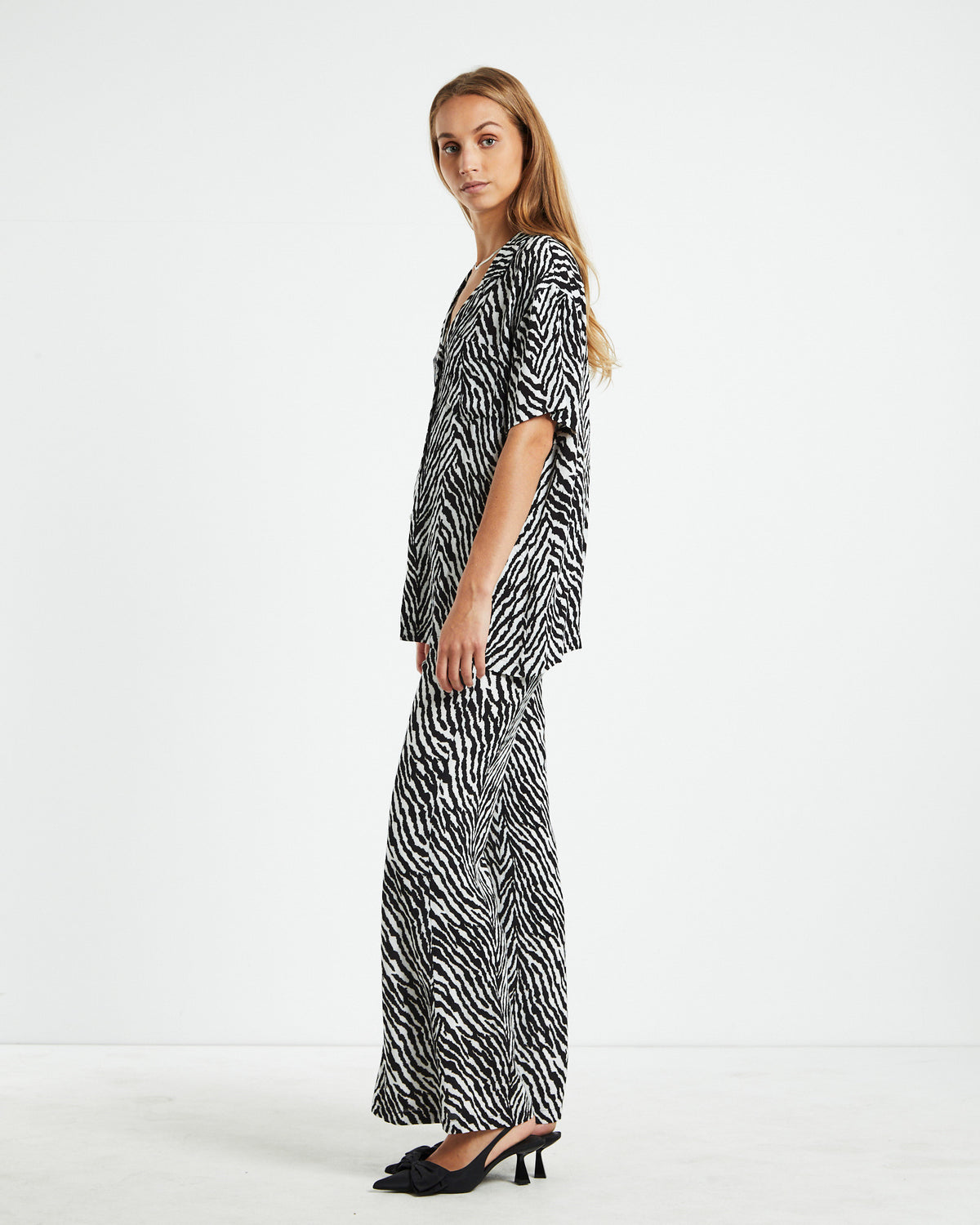 Lola Short Sleeve Zebra Black ASSORTED