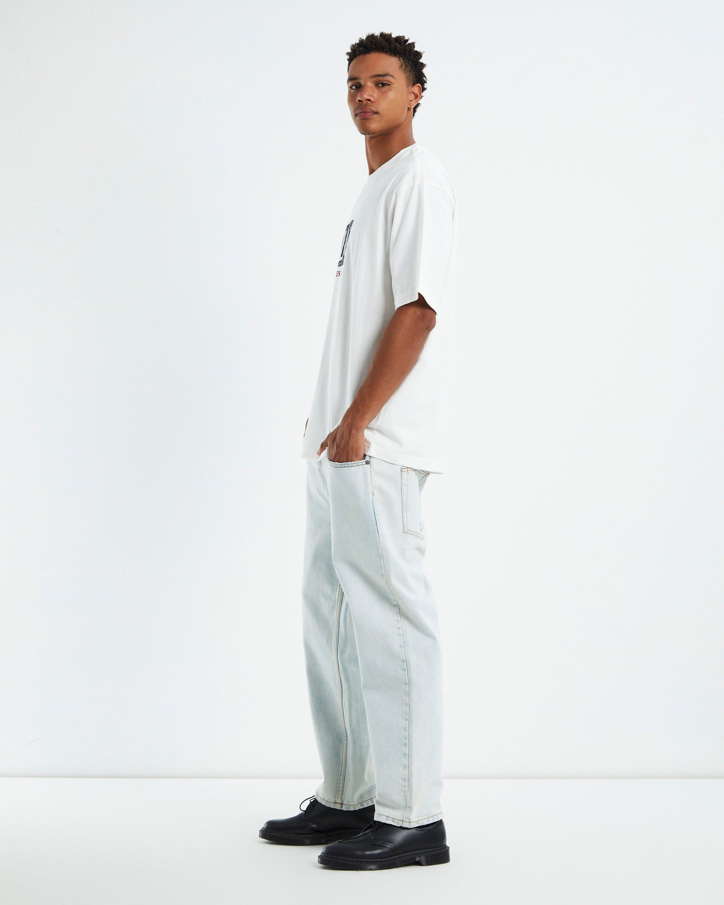Dive Bar Baggy Short Sleeve T-Shirt Vintage White