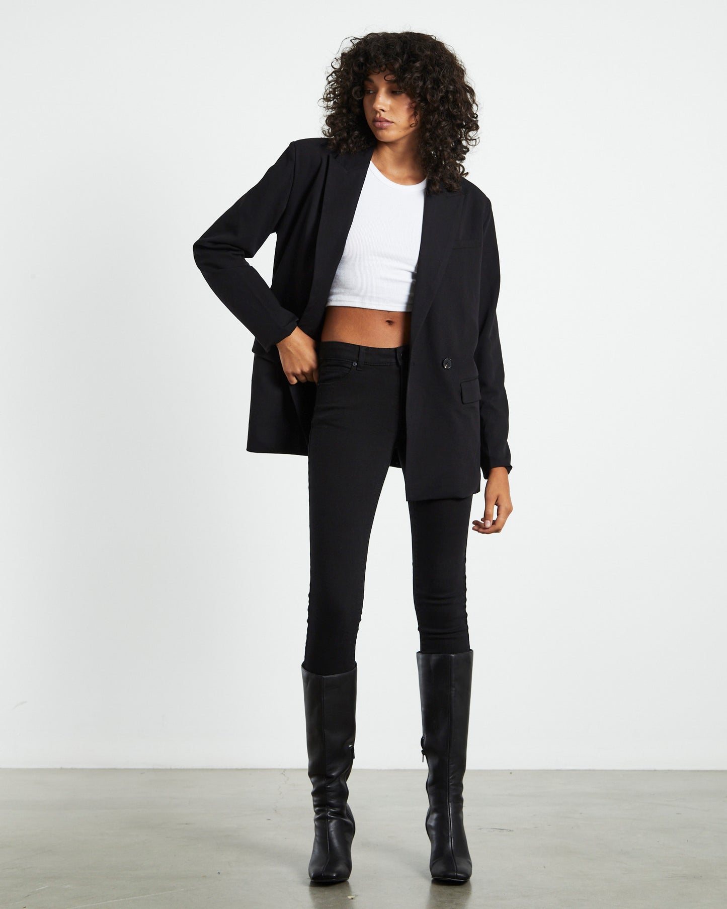 A 99 Low Rise Skinny Jeans True Black