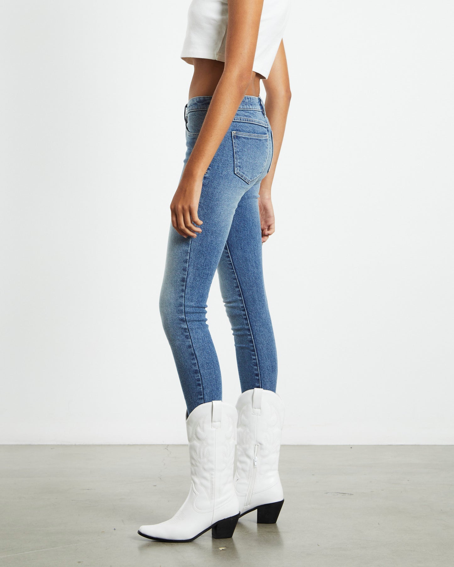 A 99 Low Rise Skinny Jeans Amalie Blue