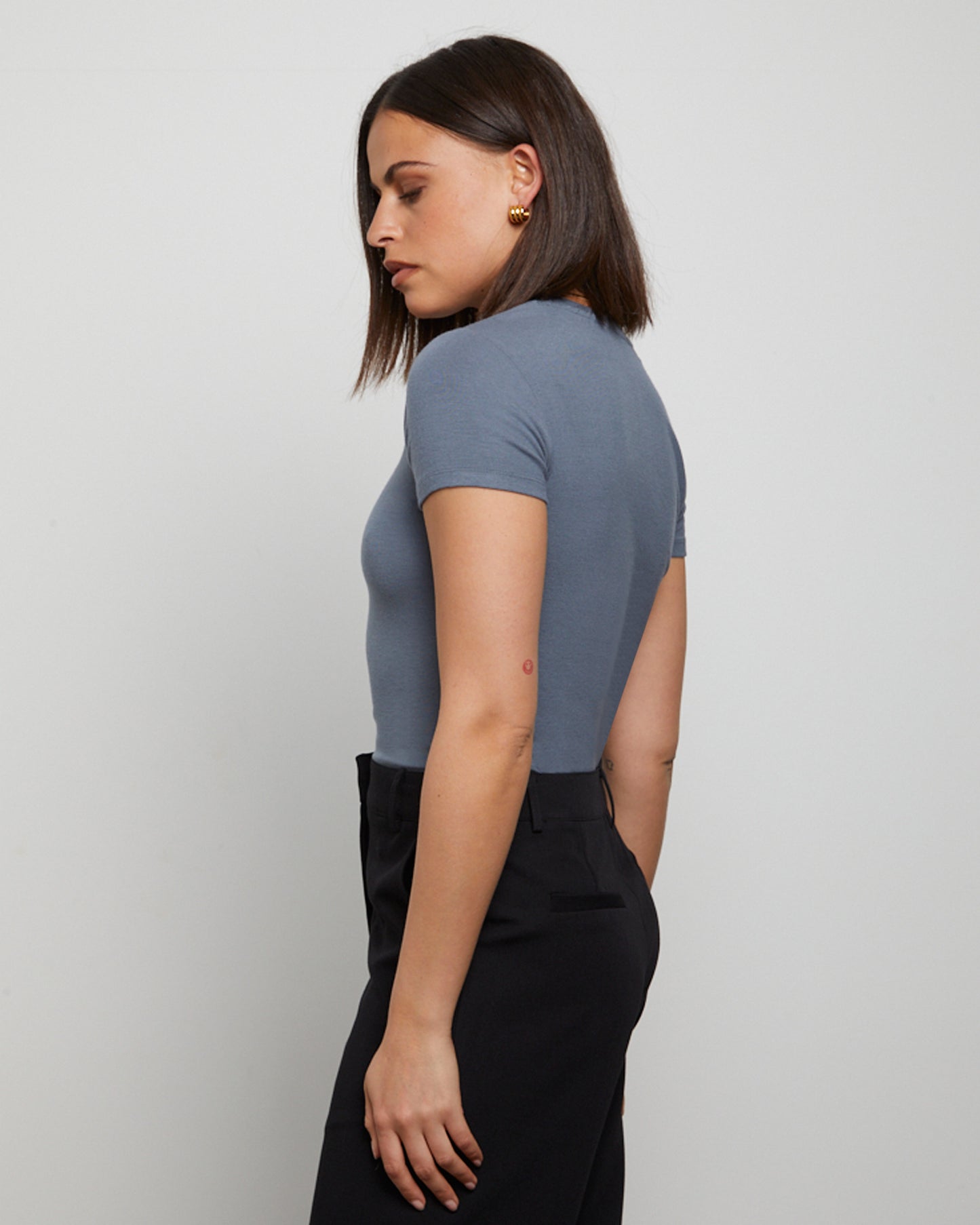 Slinky Fitted Tee in Slate