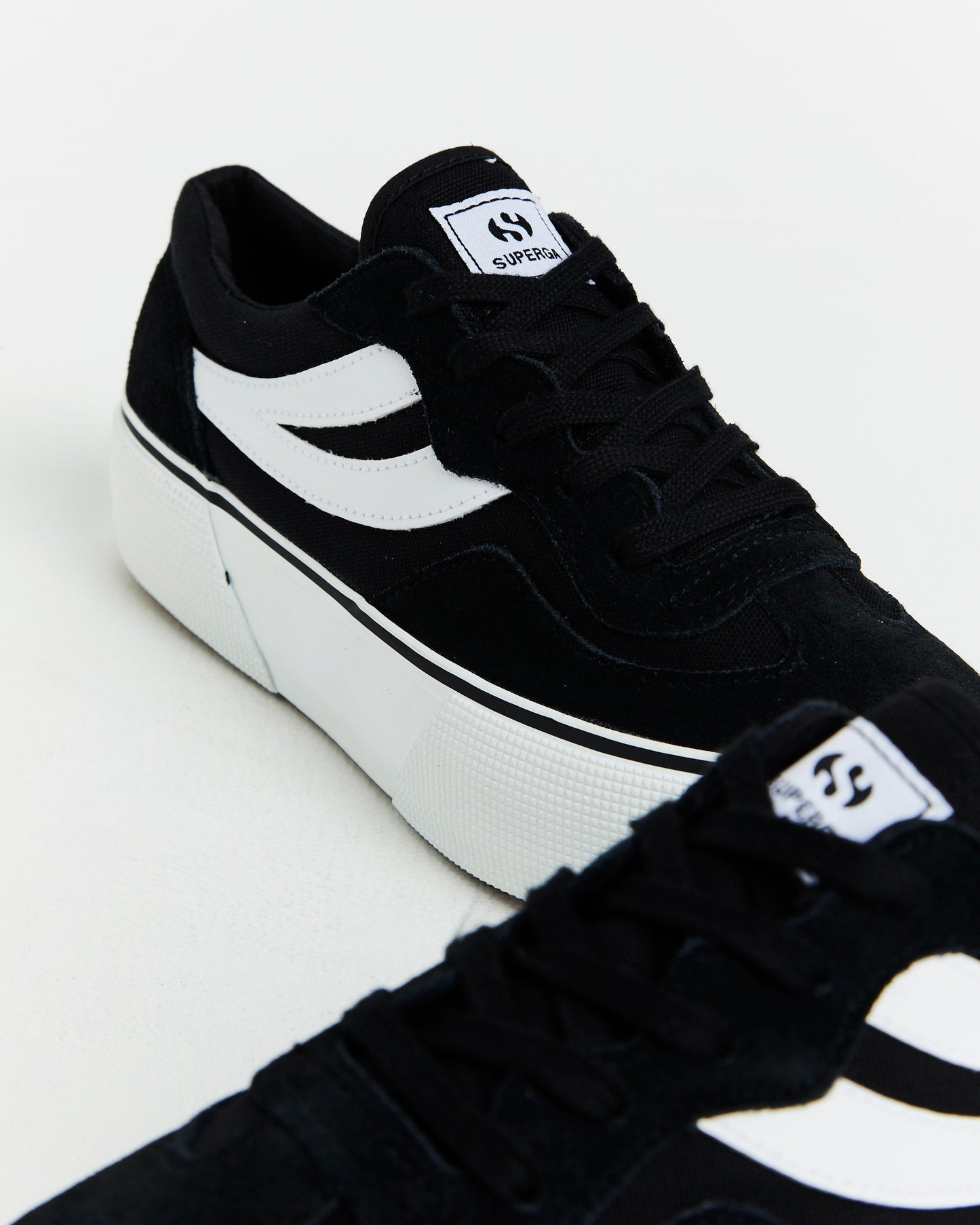 3041 Revolley Sneakers in Black