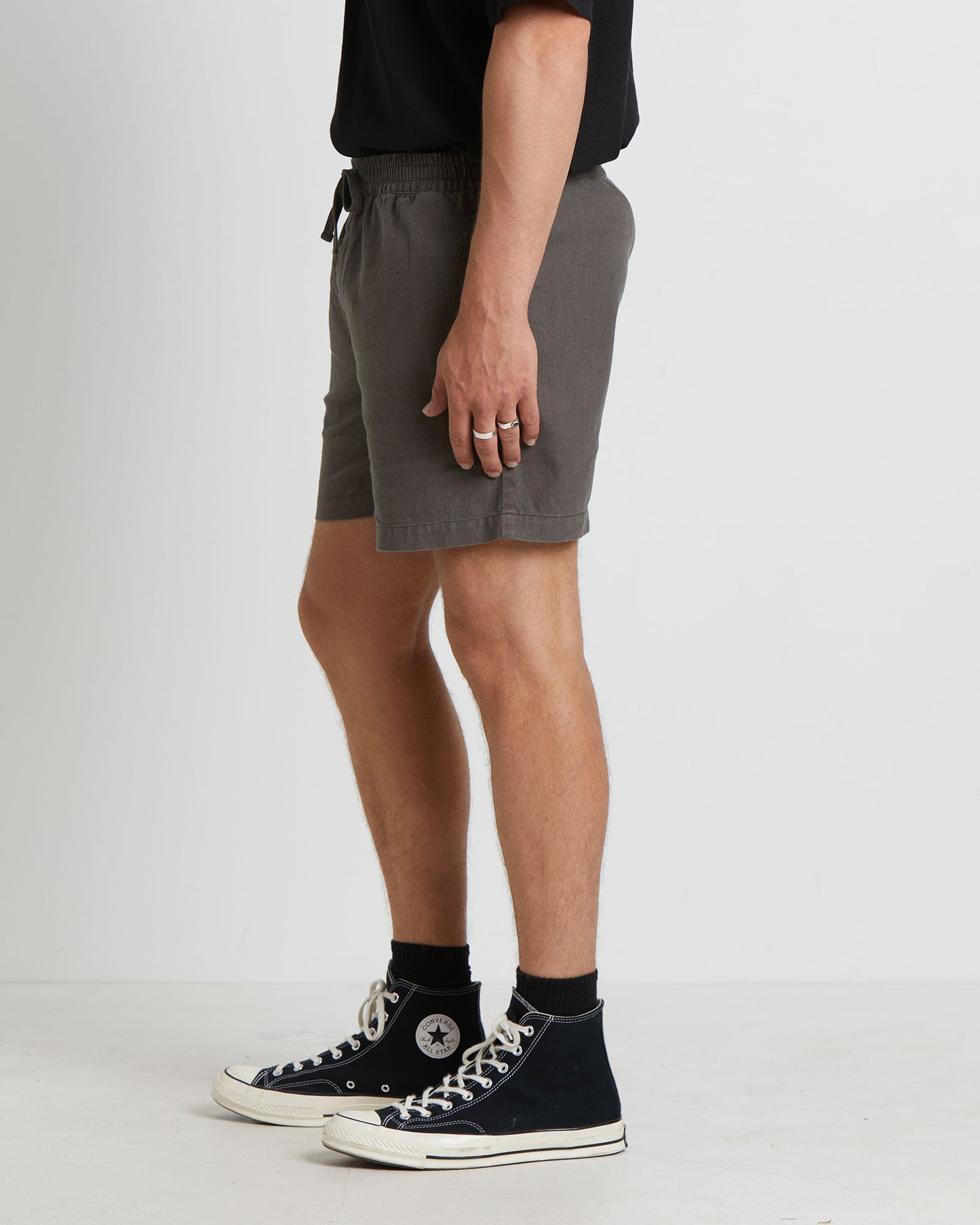 Puglia Linen Shorts in Muted Olive Green