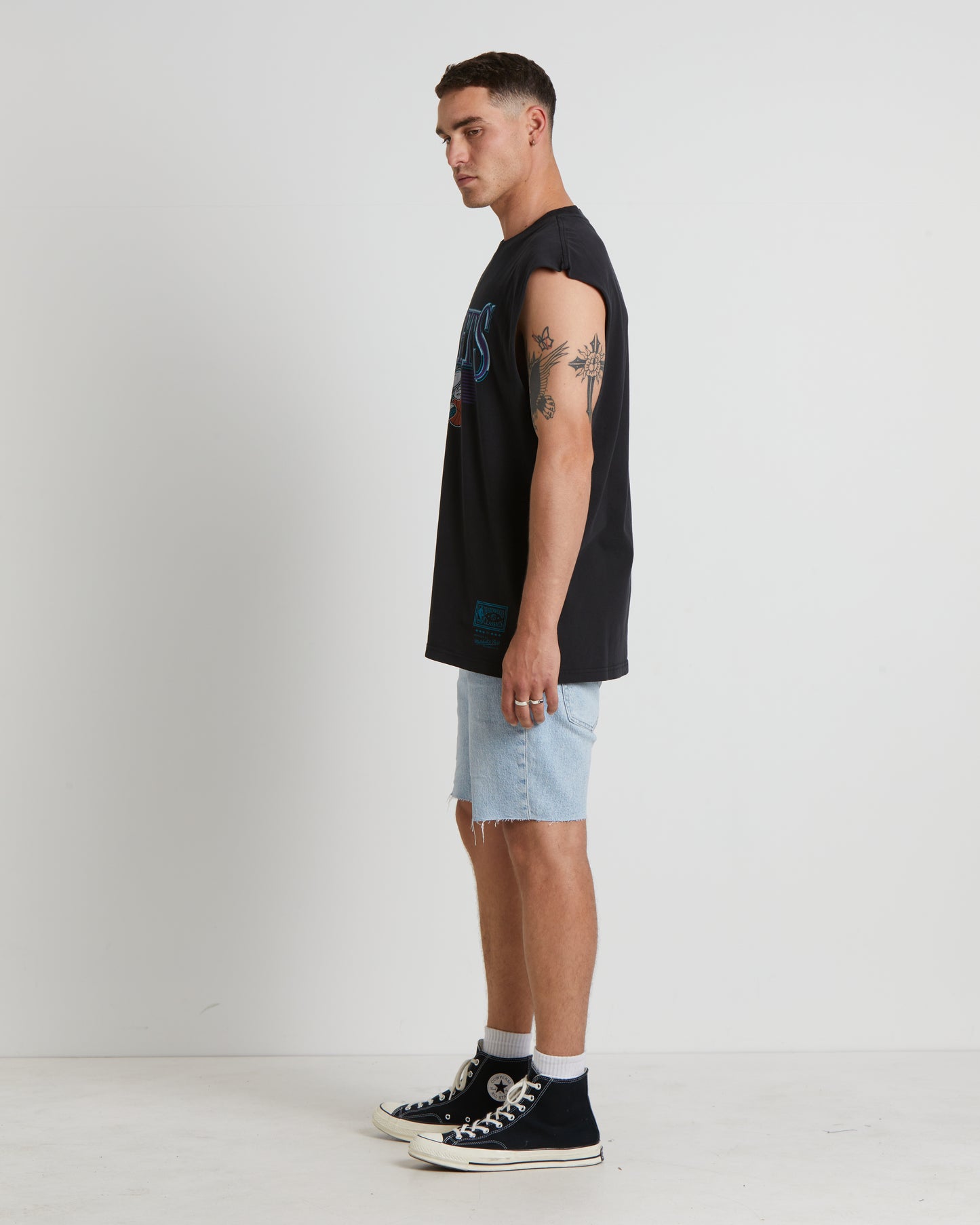 Underscore Hornets Muscle Tee in Faded Black
