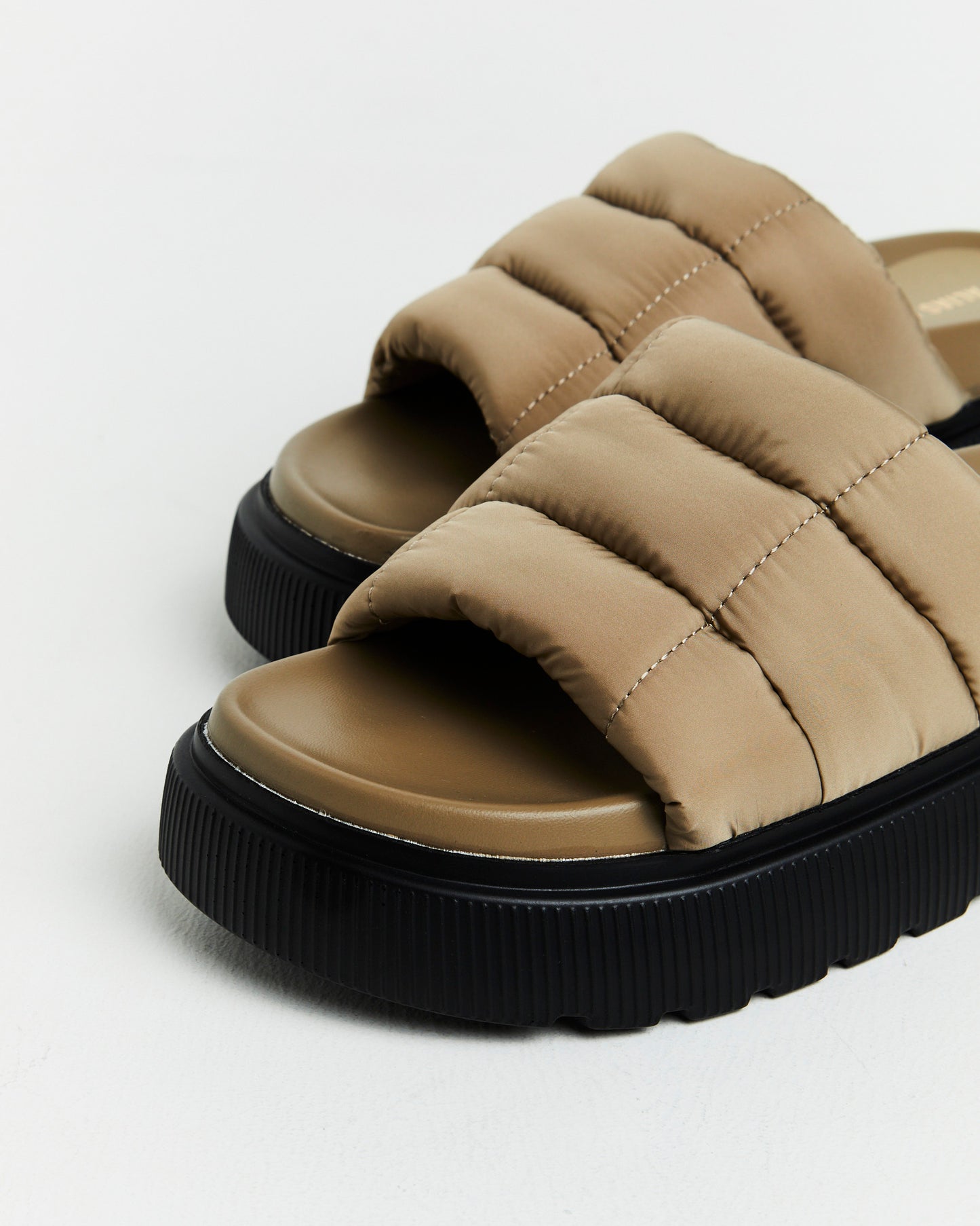 Viviane Slides in Latte Natural
