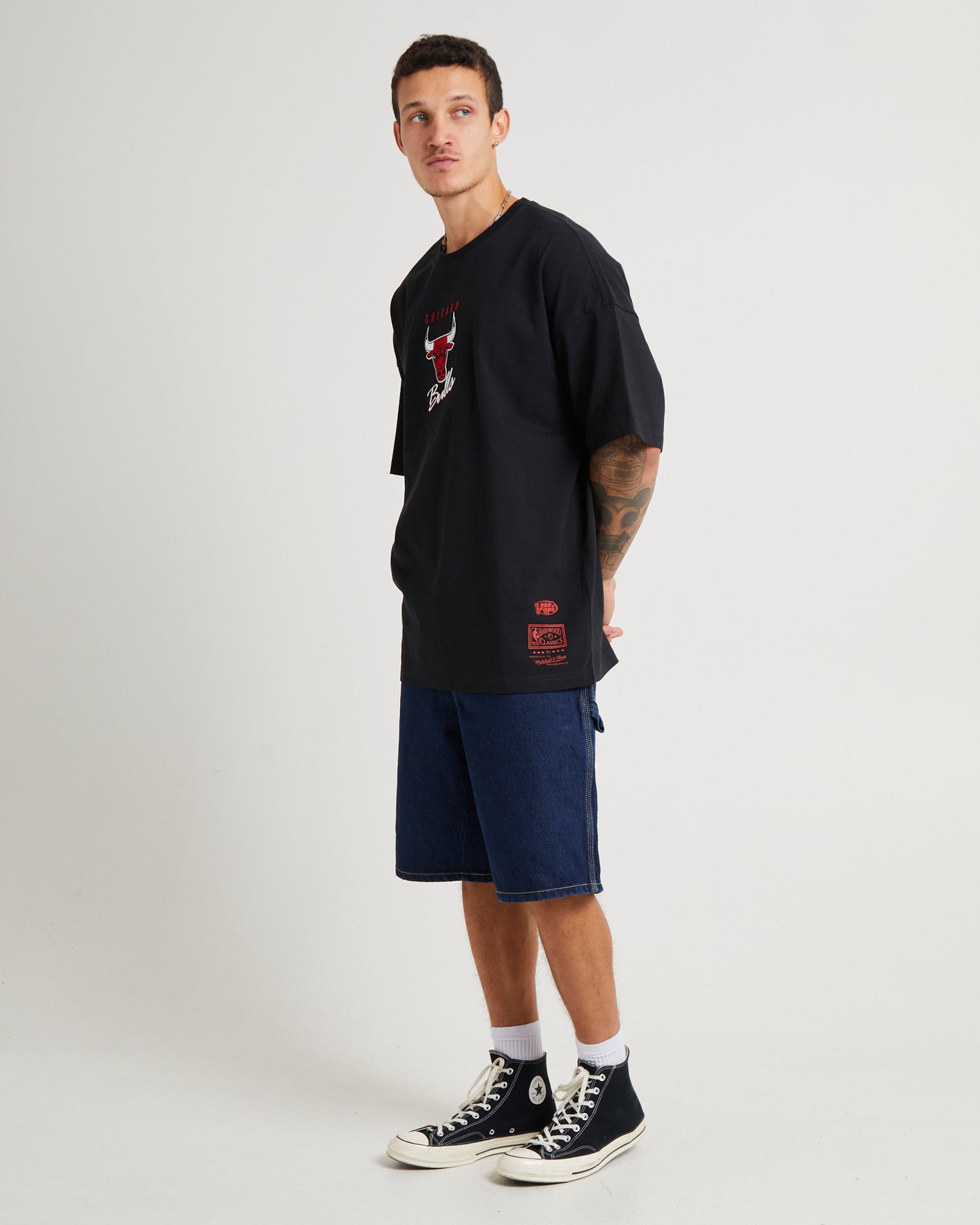 Tri Logo Bulls Oversized T-Shirt in Faded Black