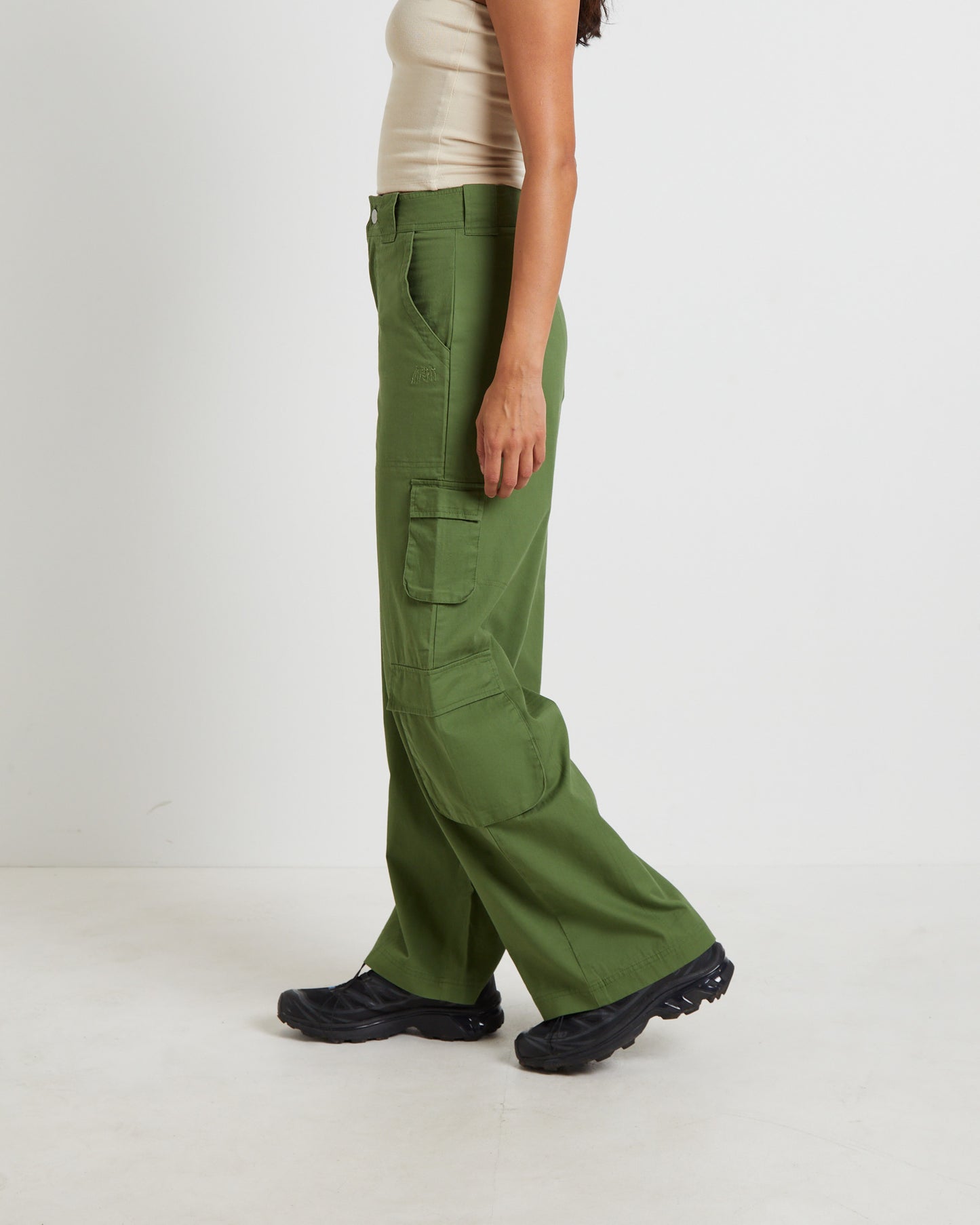 Water Pipe Cargo Pants in Khaki Green