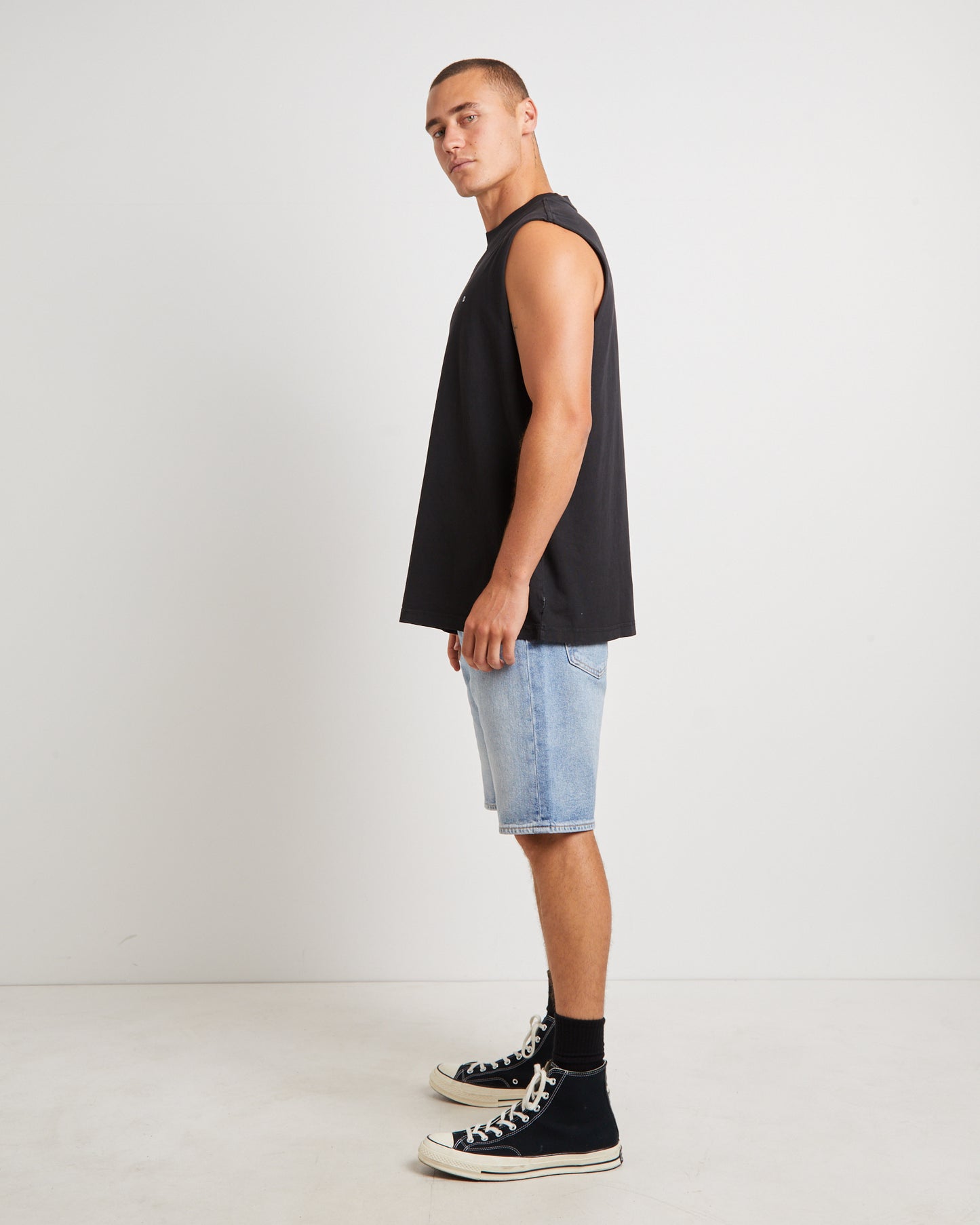 Kerning Muscle Tee in Black