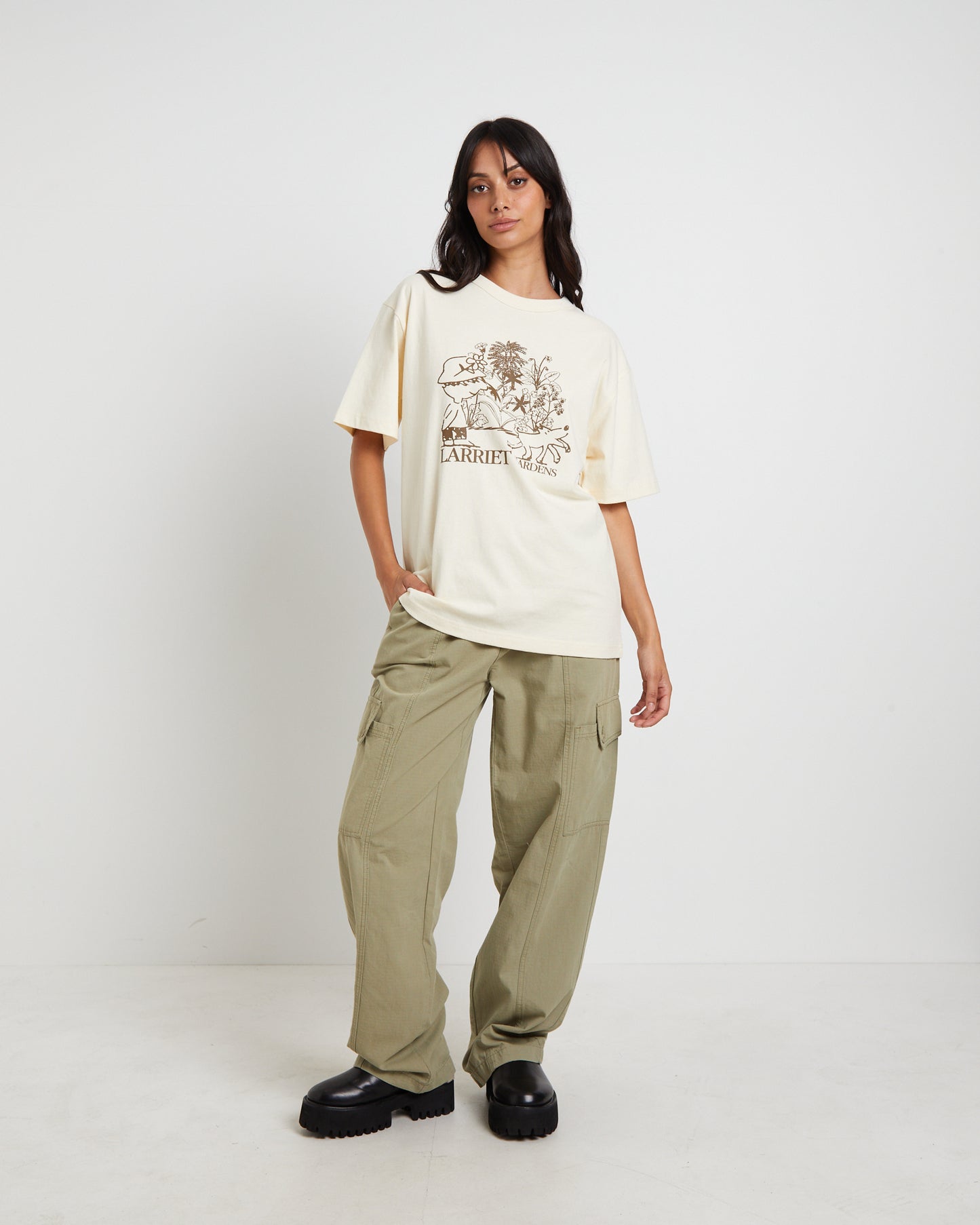 Larriet Gardens Short Sleeve T-Shirt in Natural