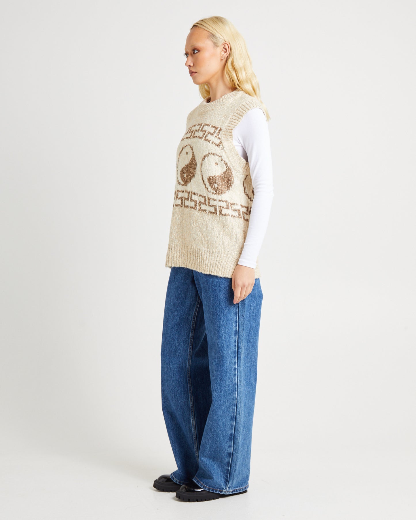 Yin & Yang Slouch Knot Vest Coco Sands