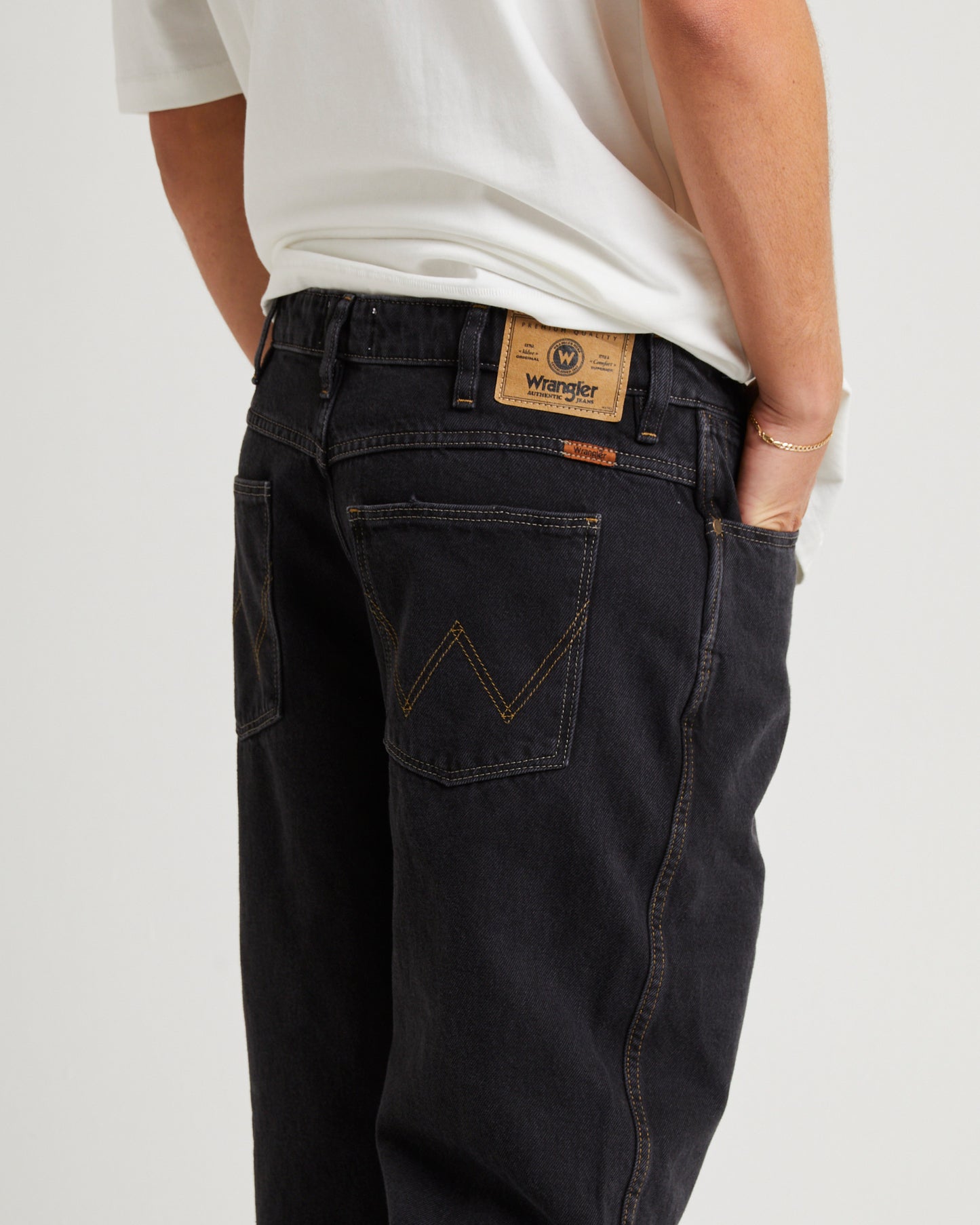Slacker Relaxed Jeans Ledger Worn Black