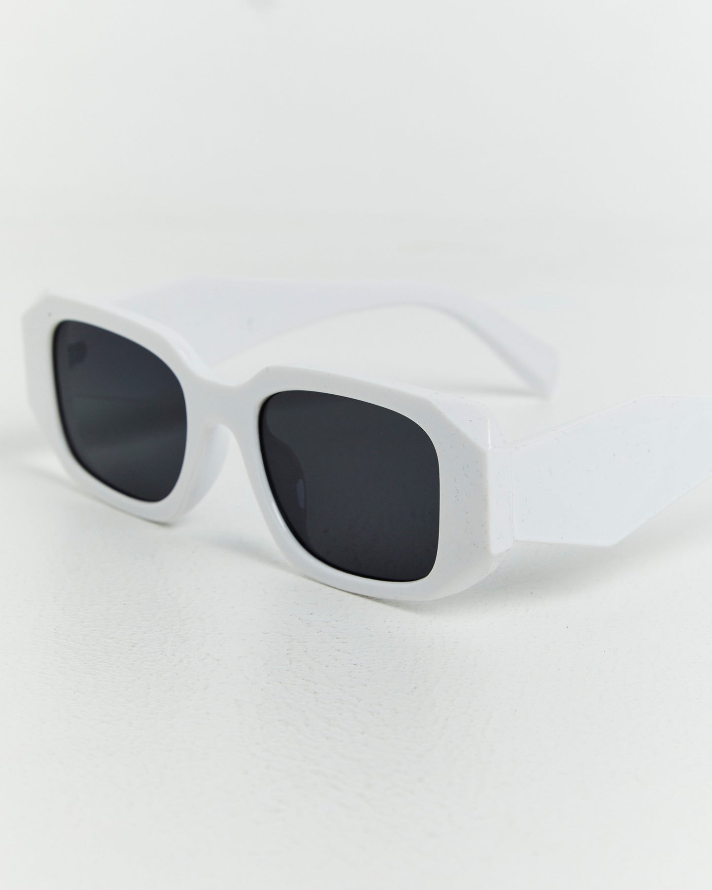 Kiki Sunglasses White