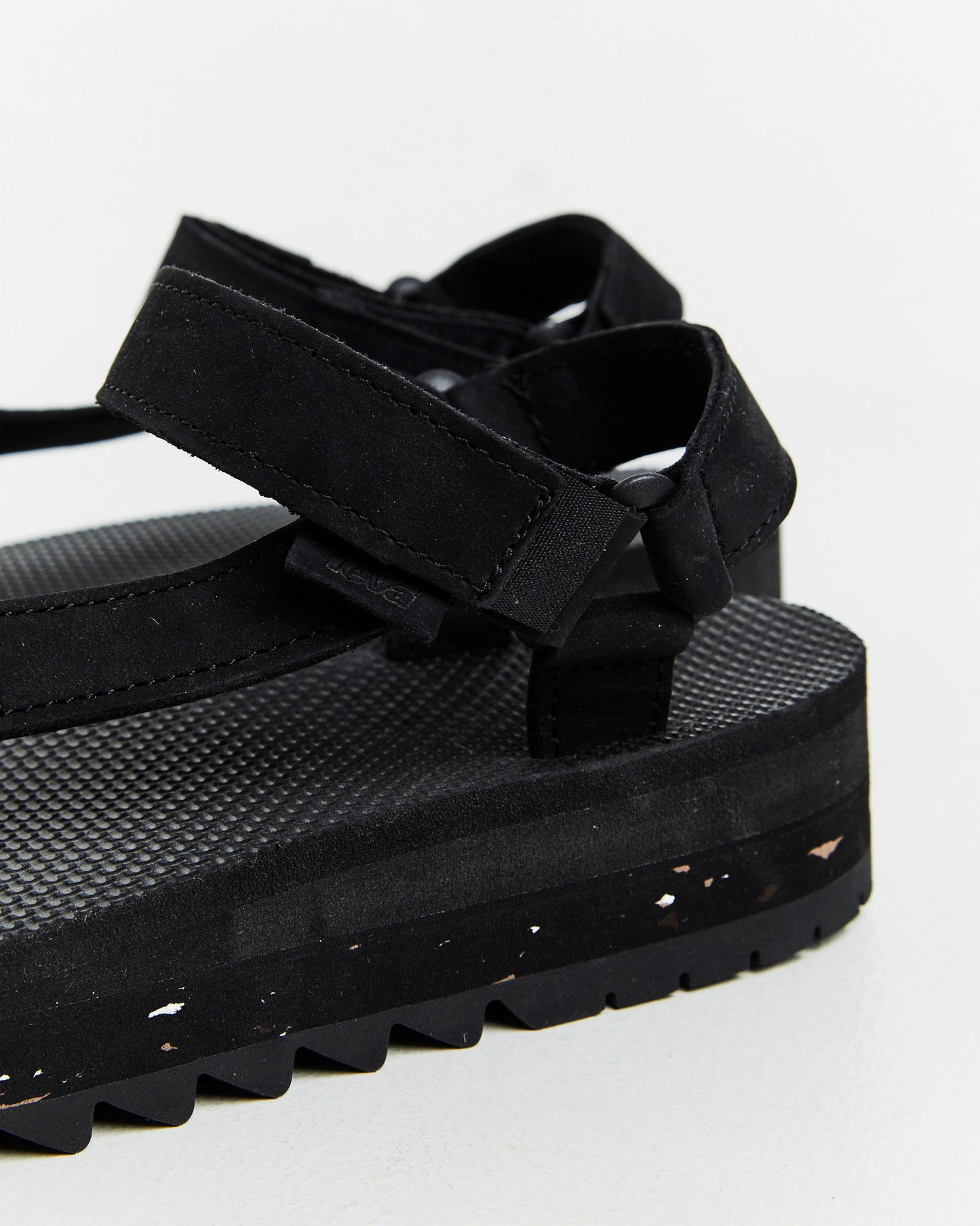 W Universal Ceres Sandals Black