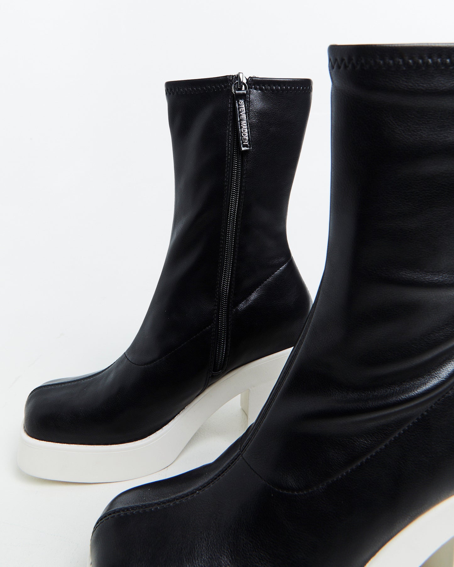 Uptake Boots Black