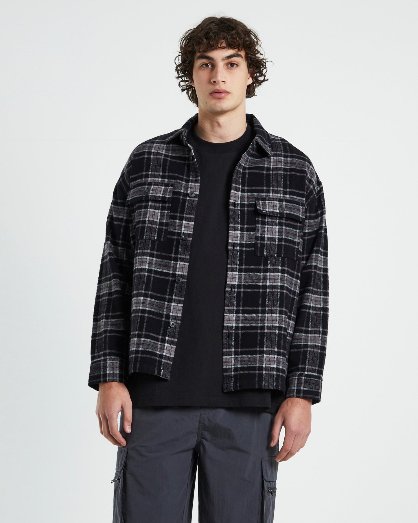 Neo Long Sleeve Shirt in Black