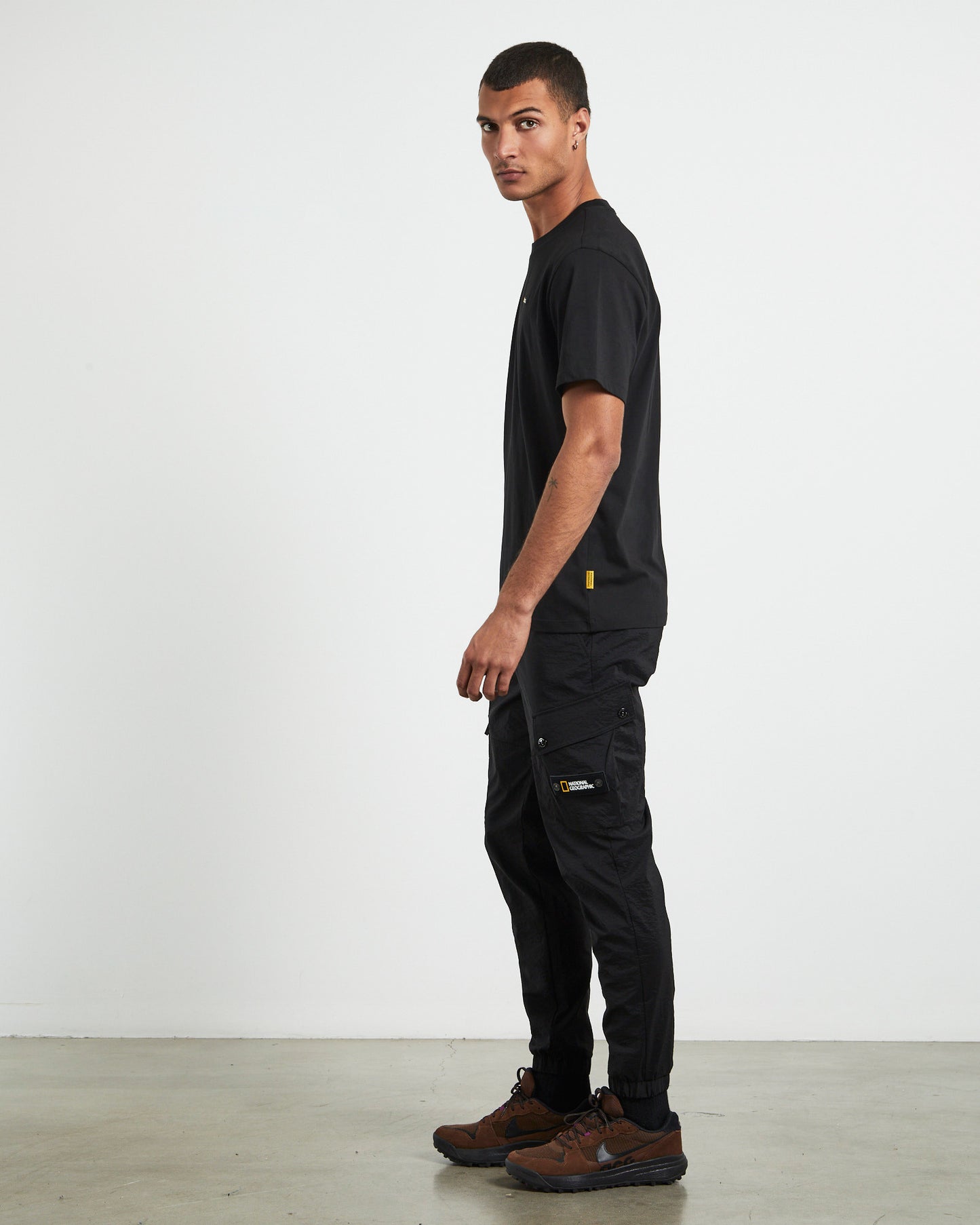 Mantella Back Big Logo Short Sleeve T-Shirt Carbon Black