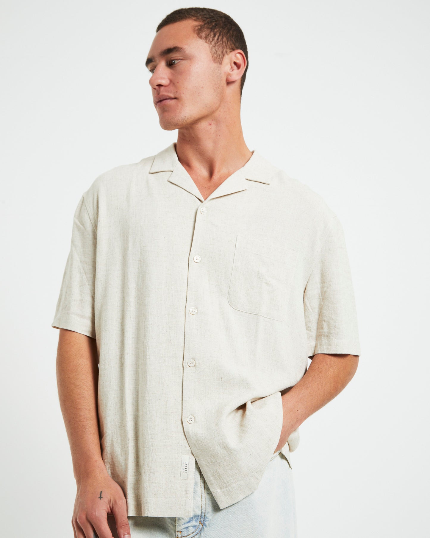 Harrison Linen Short Sleeve Resort Shirt in Natural