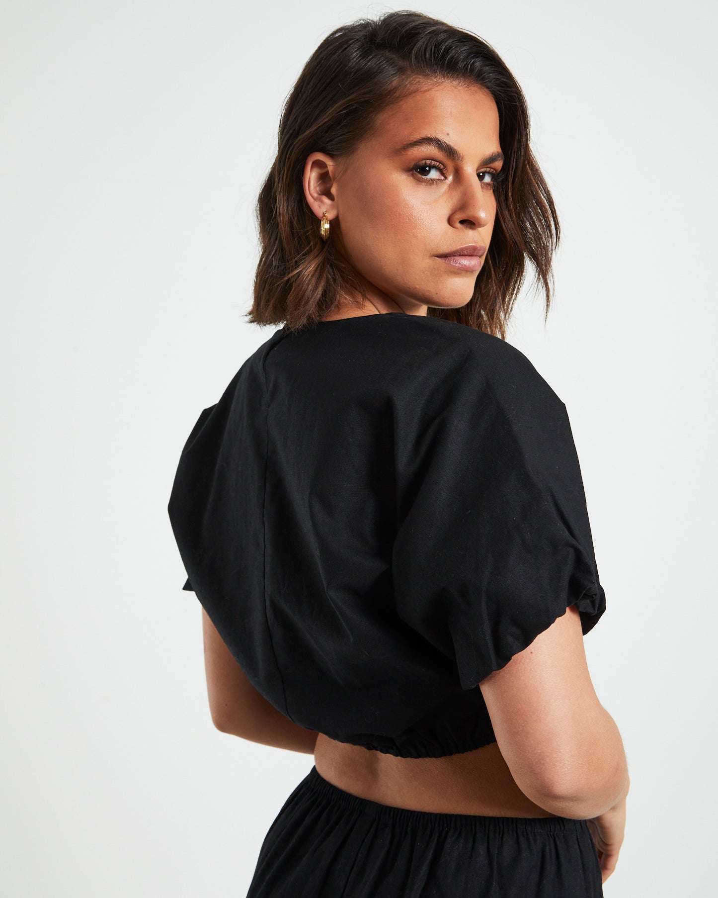 Melody Linen Puff Short Sleeve T-Shirt in Black