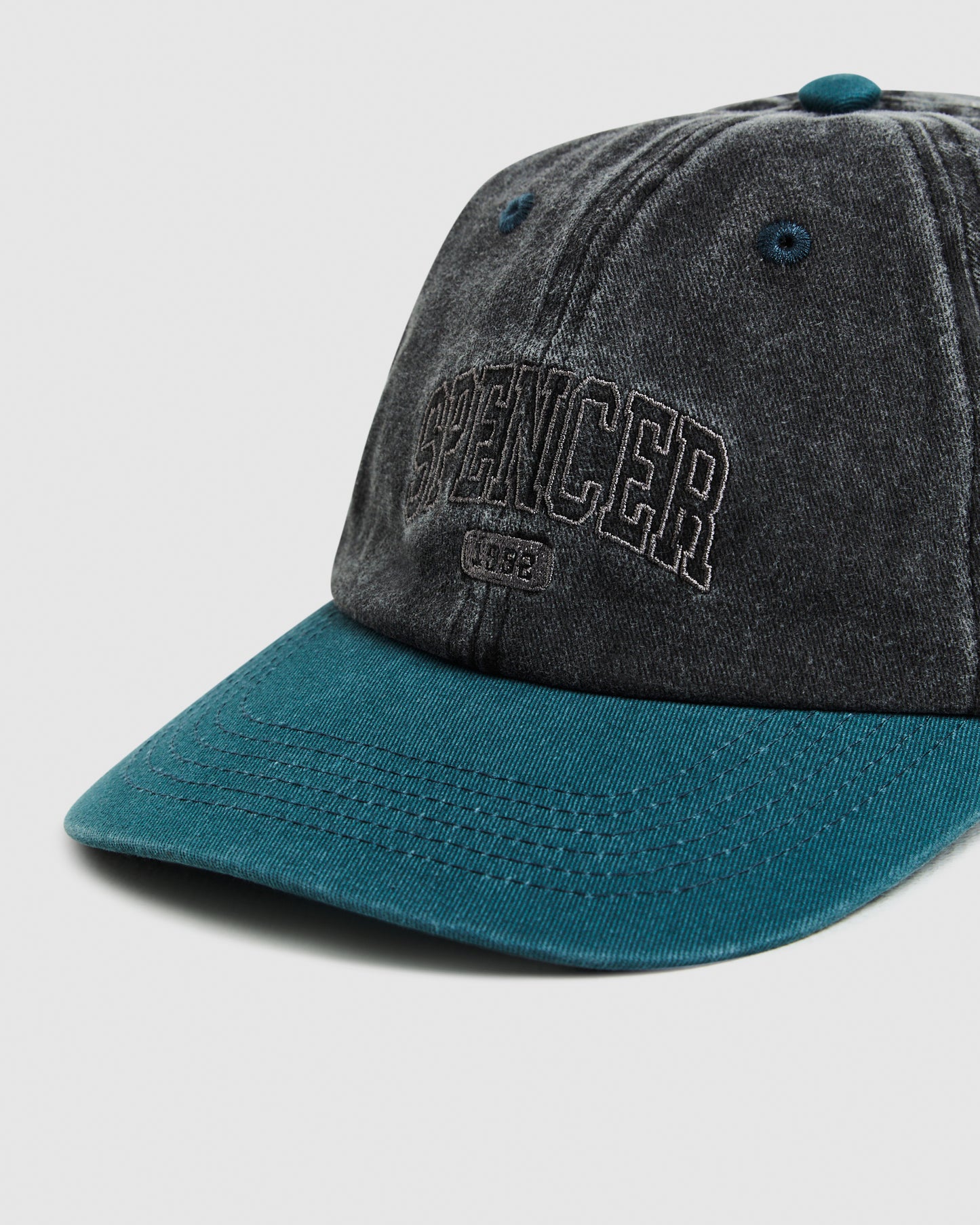 Seattle Contrast Cap in Black/Alpine Green