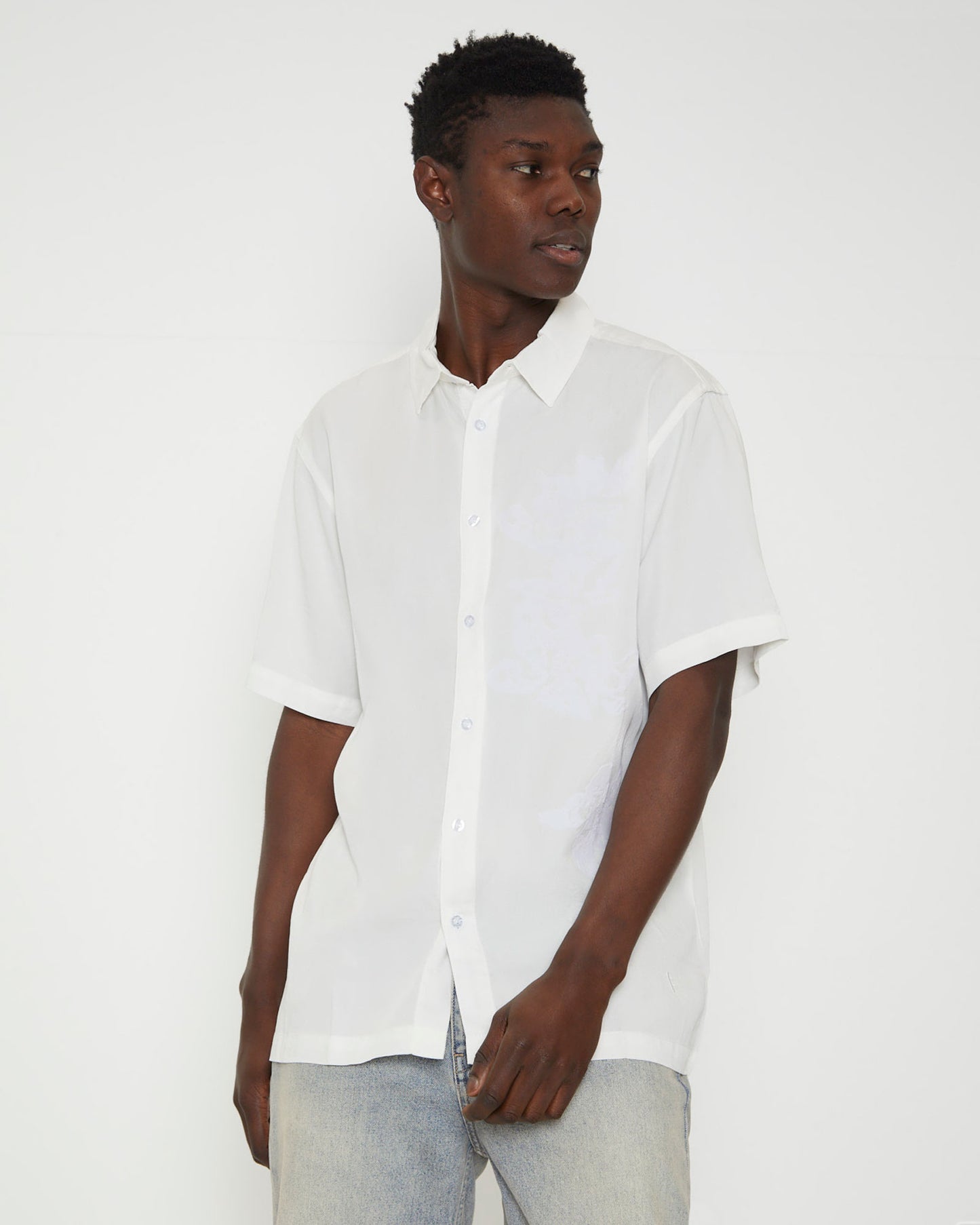 Vivian Lily Short Sleeve Shirt in White